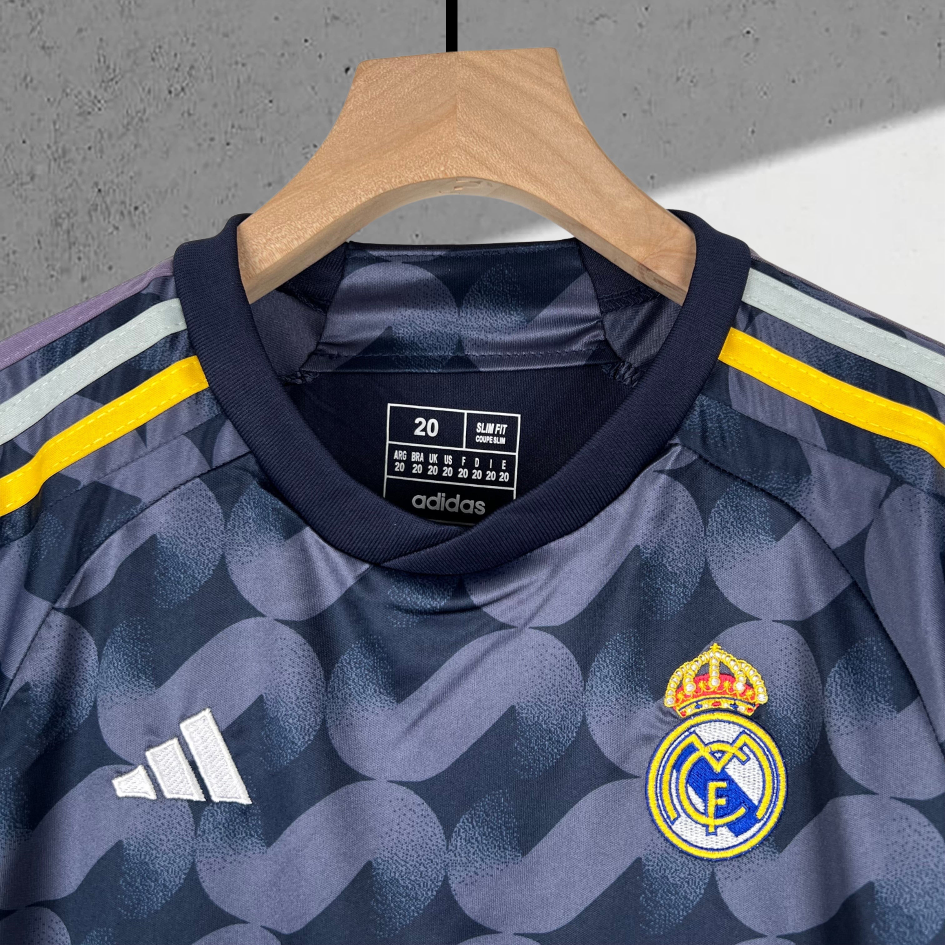 Real Madrid 2023–2024 Bortedrakt Mini-Kit Barn