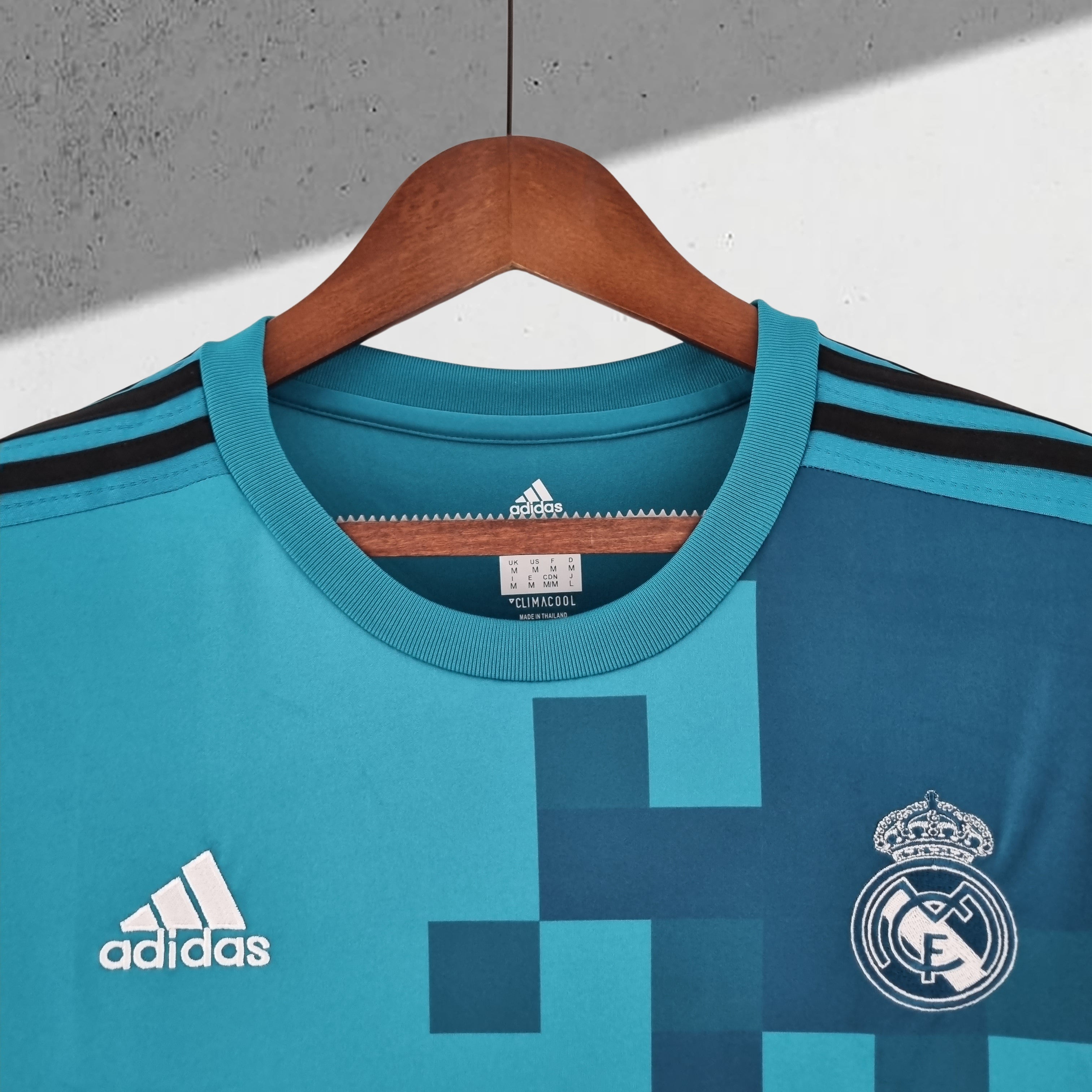 Real Madrid 2017–2018 Tredjedrakt Langermet