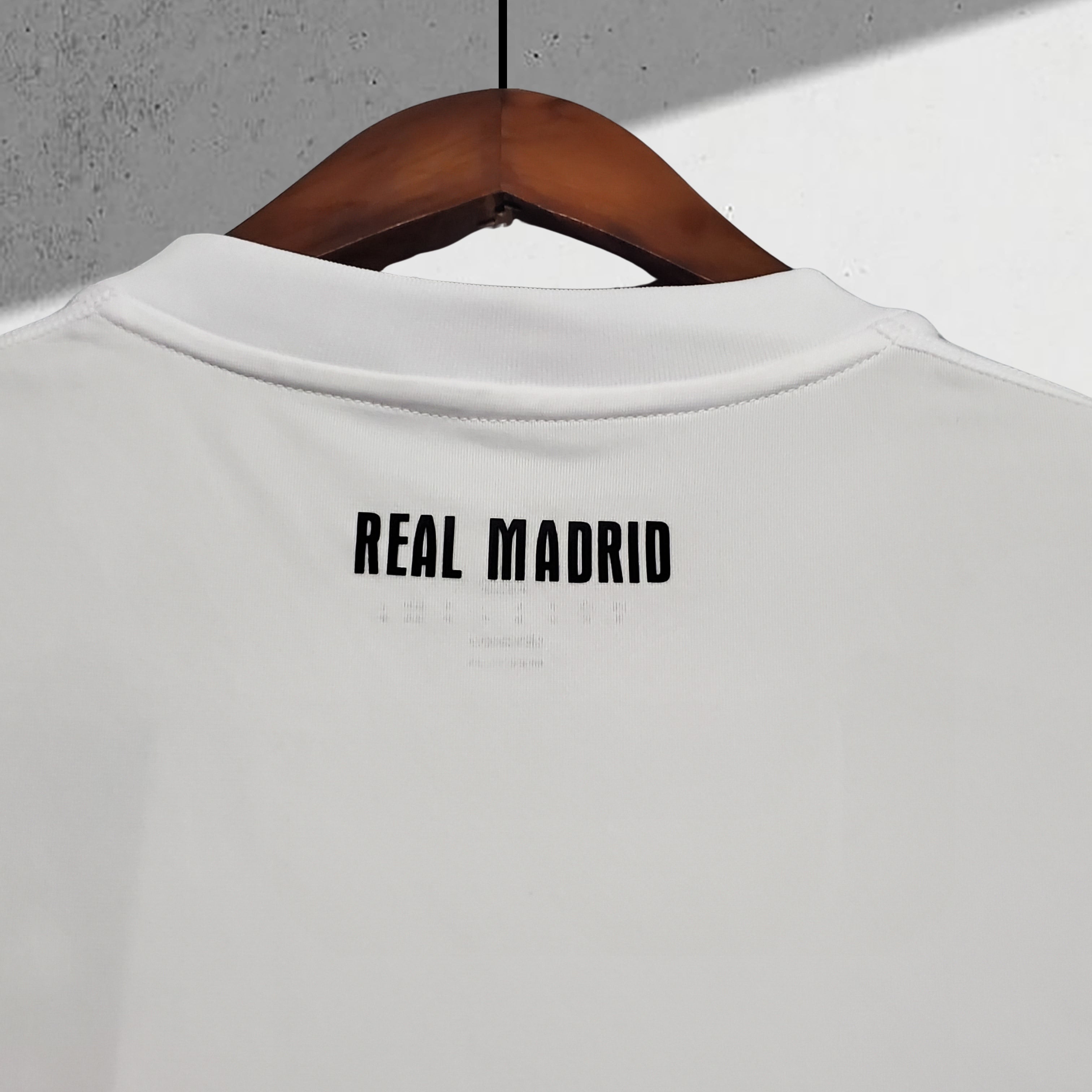 Real Madrid 2010–2011 Hjemmedrakt