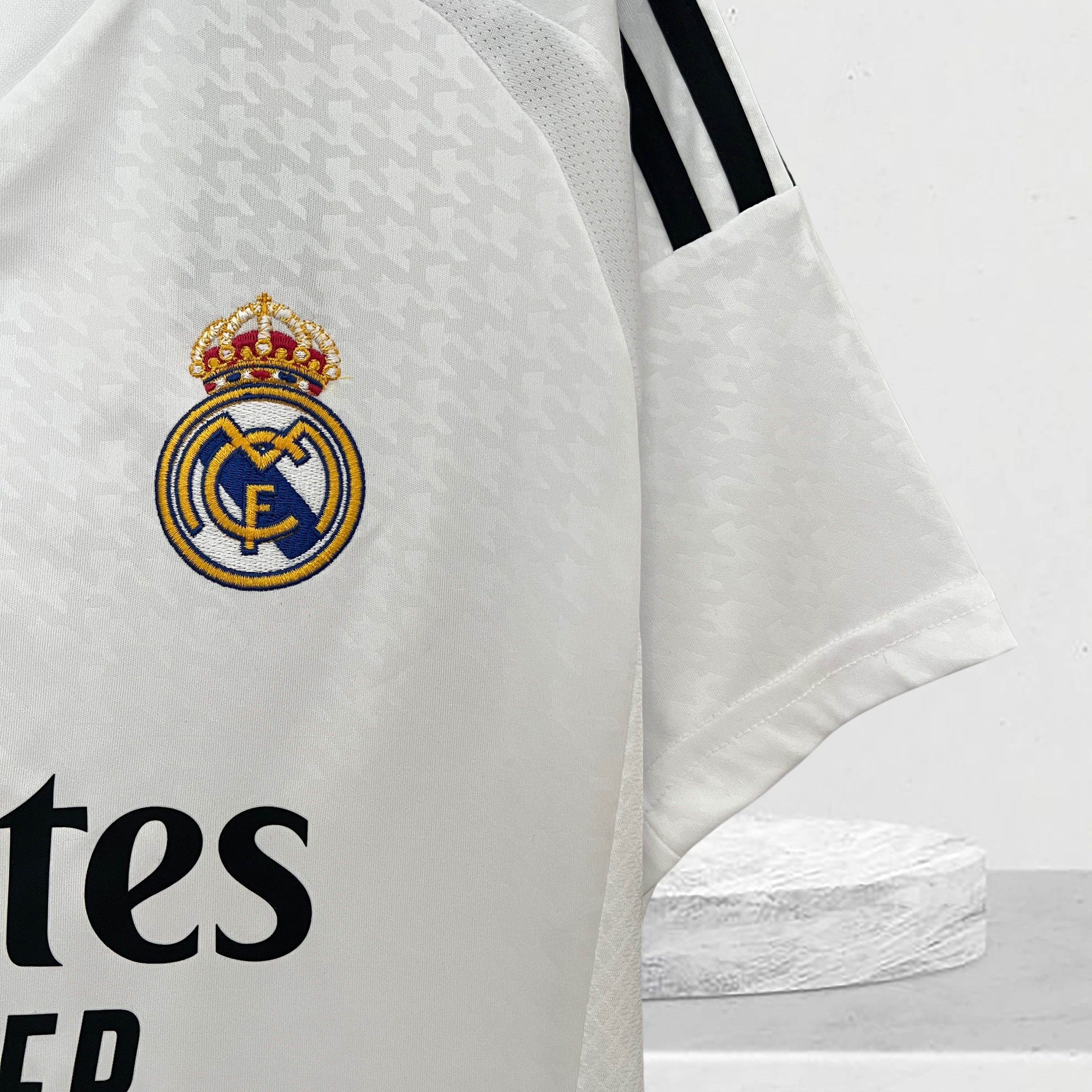 Real Madrid 2024–2025 Hjemmedrakt
