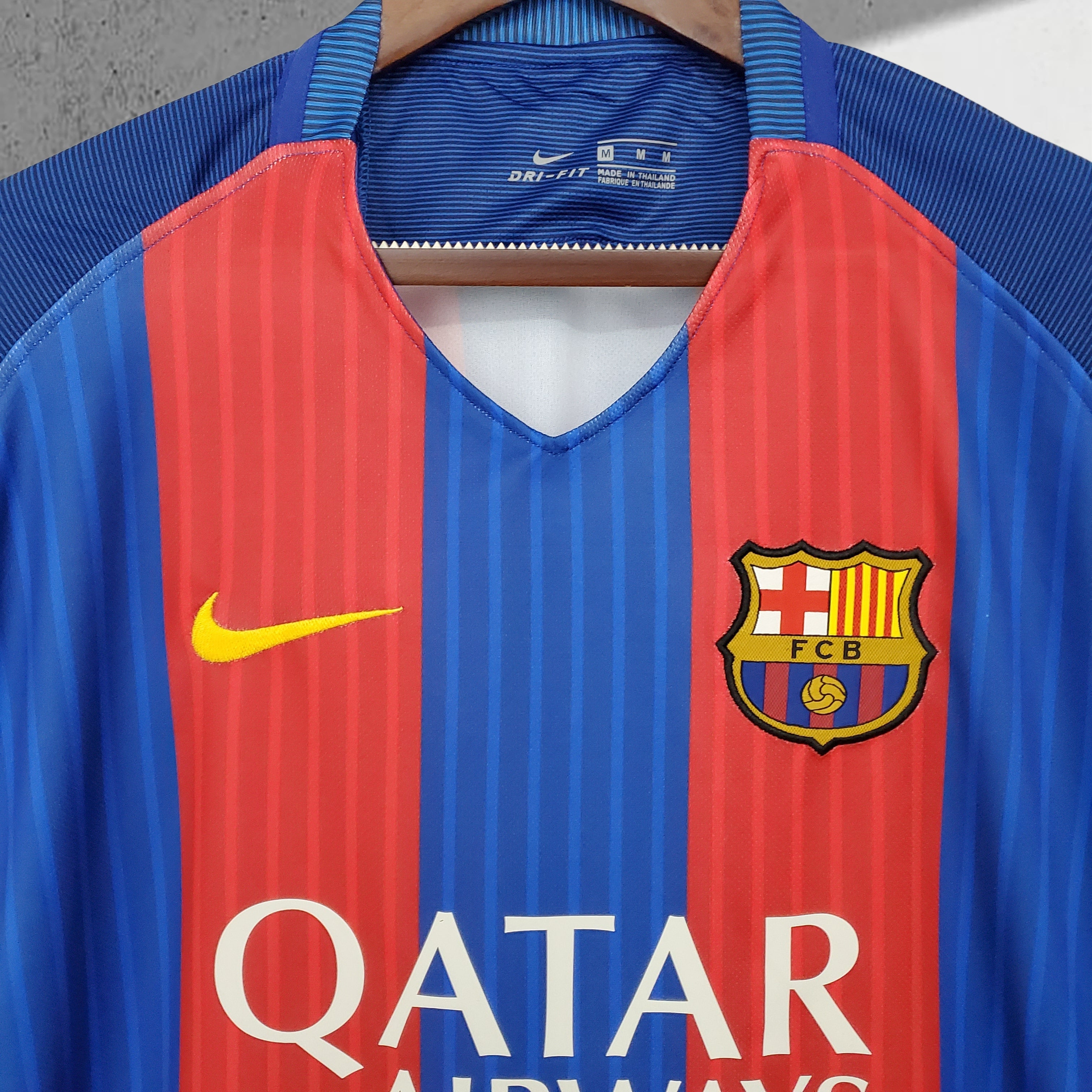 Barcelona 2016–2017 Hjemmedrakt