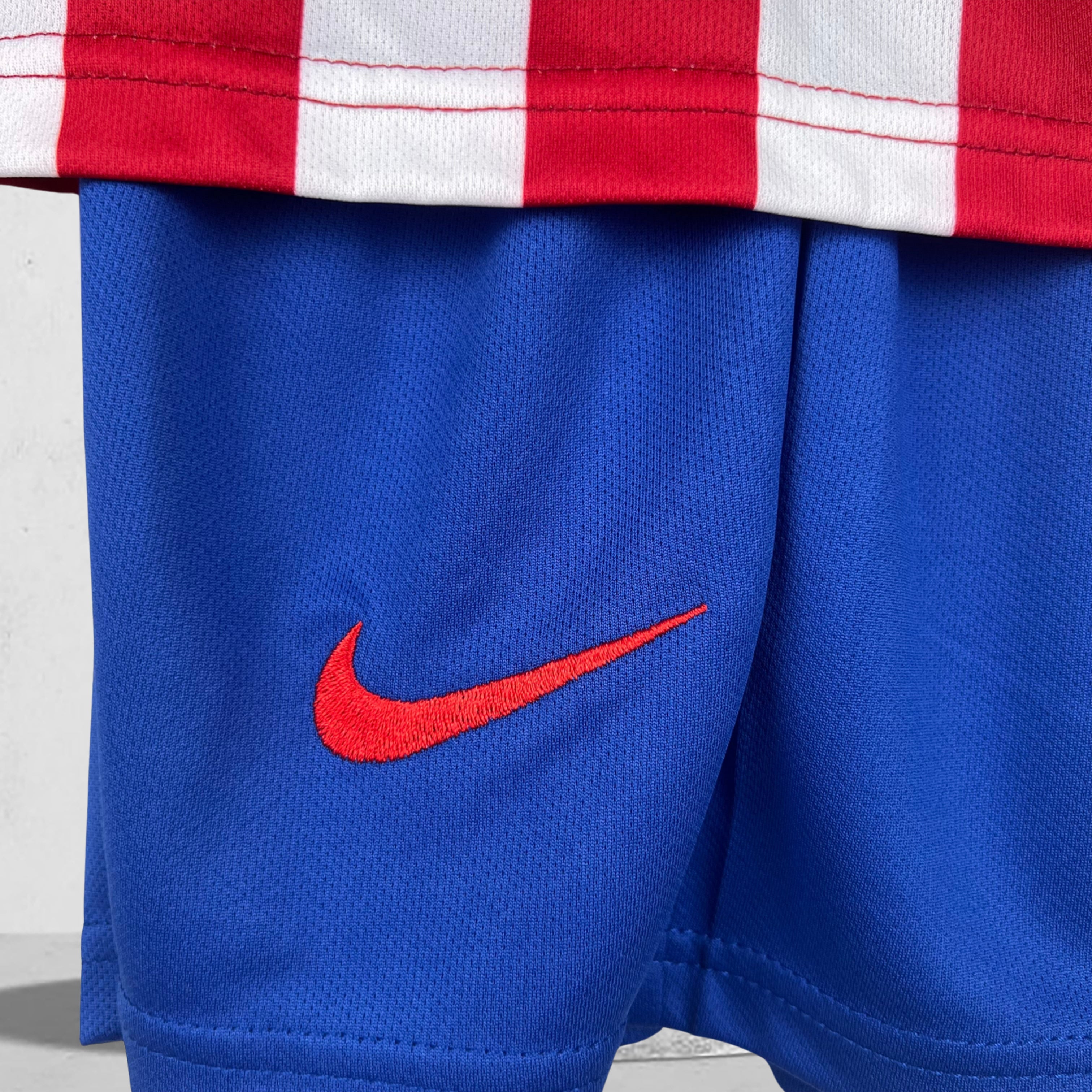 Atlético Madrid 2023–2024 Hjemmedrakt Mini-Kit Barn
