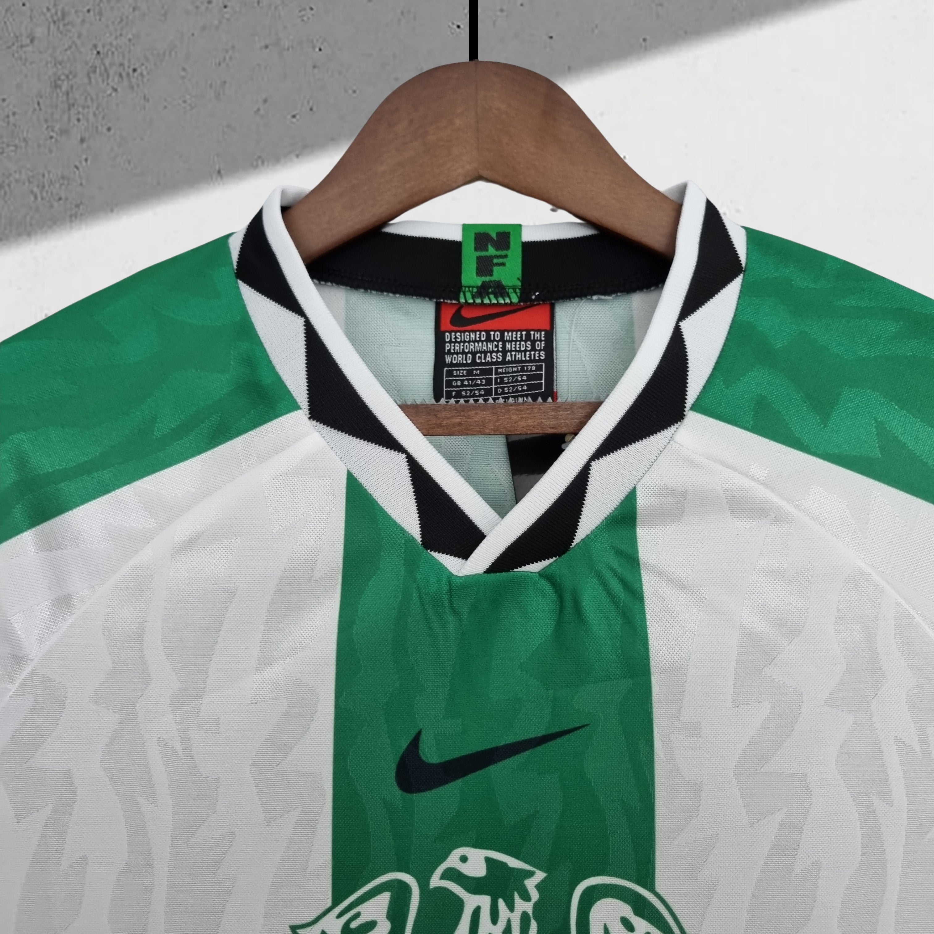 Nigeria 1998 Bortedrakt