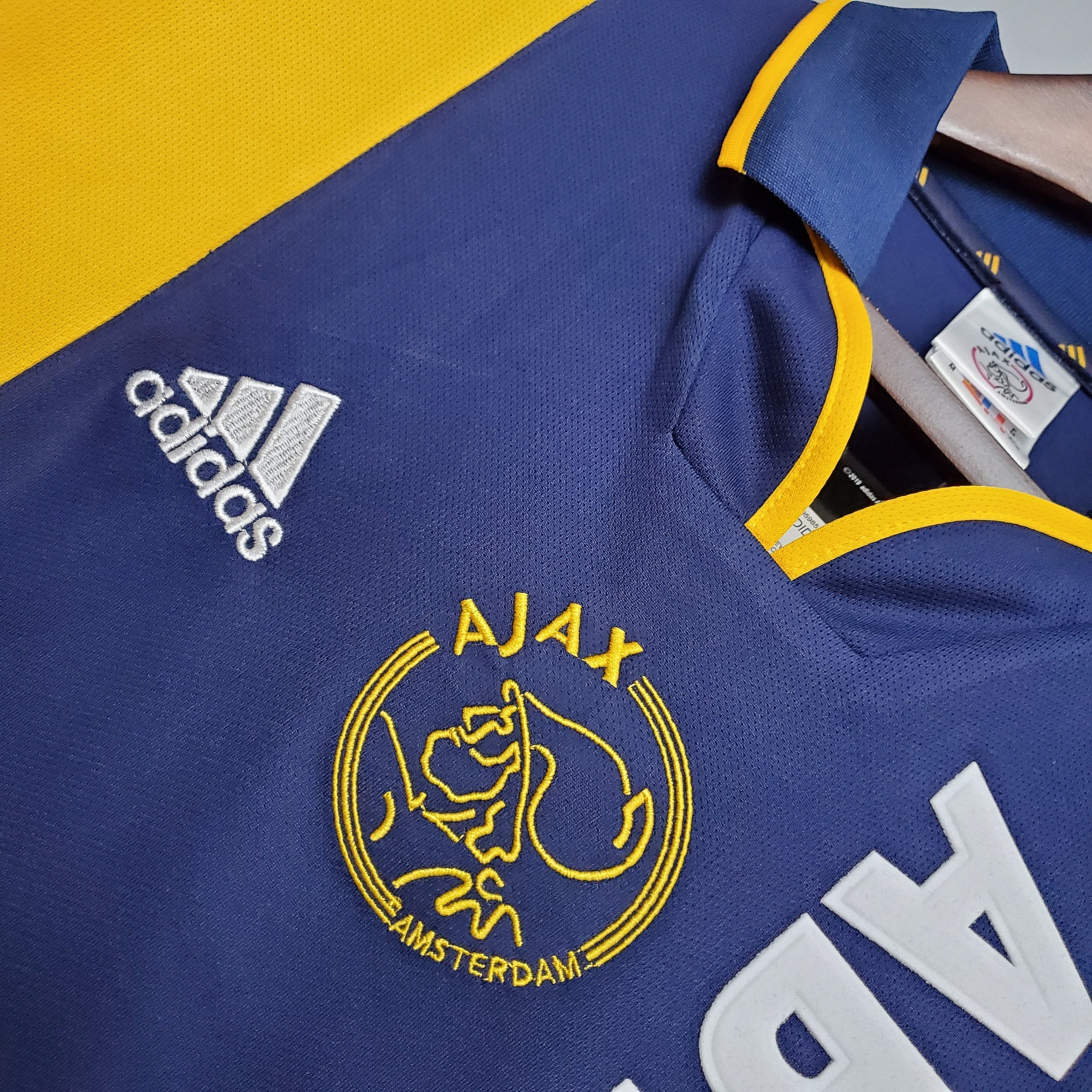 Ajax 2000–2001 Bortedrakt