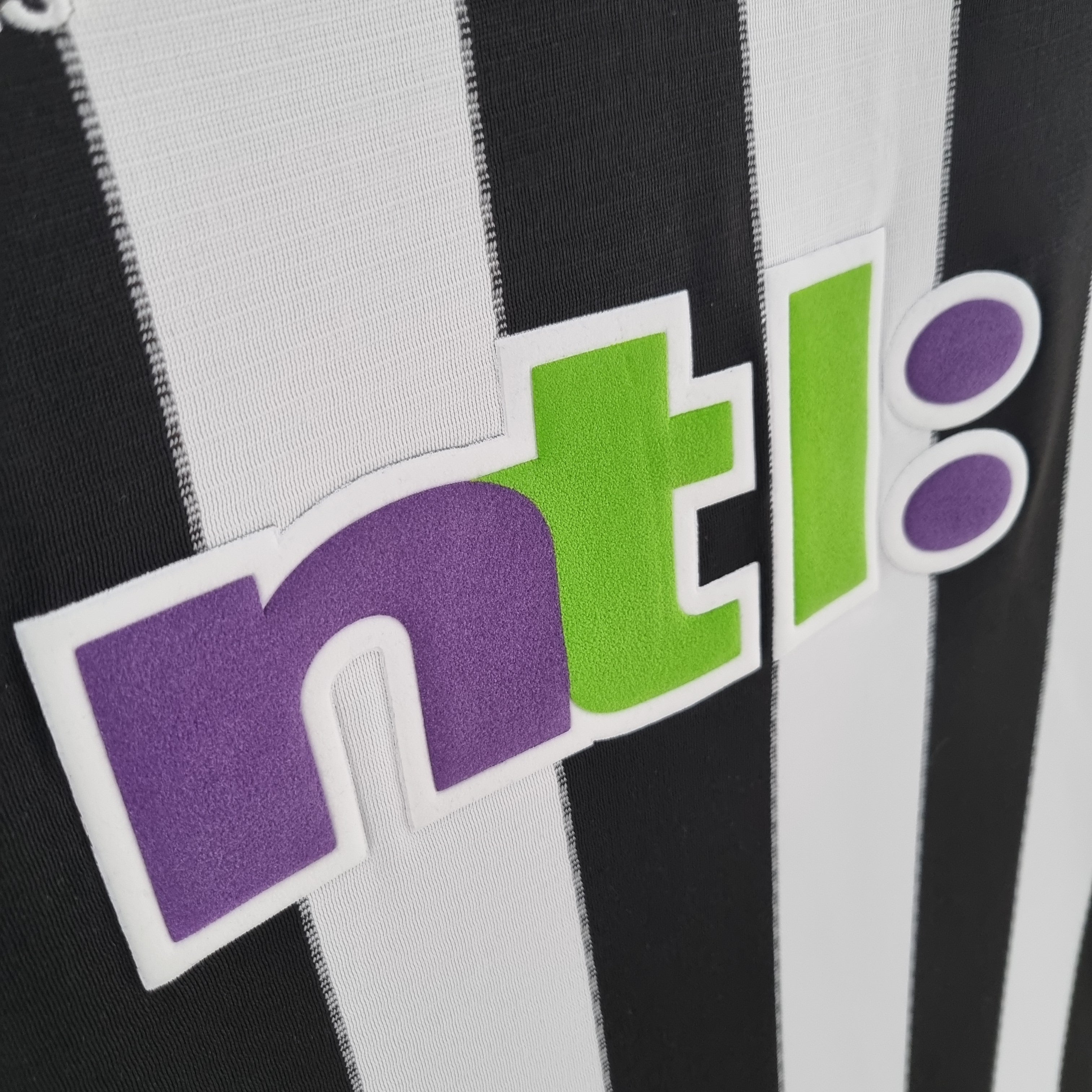 Newcastle United 2000–2001 Hjemmedrakt