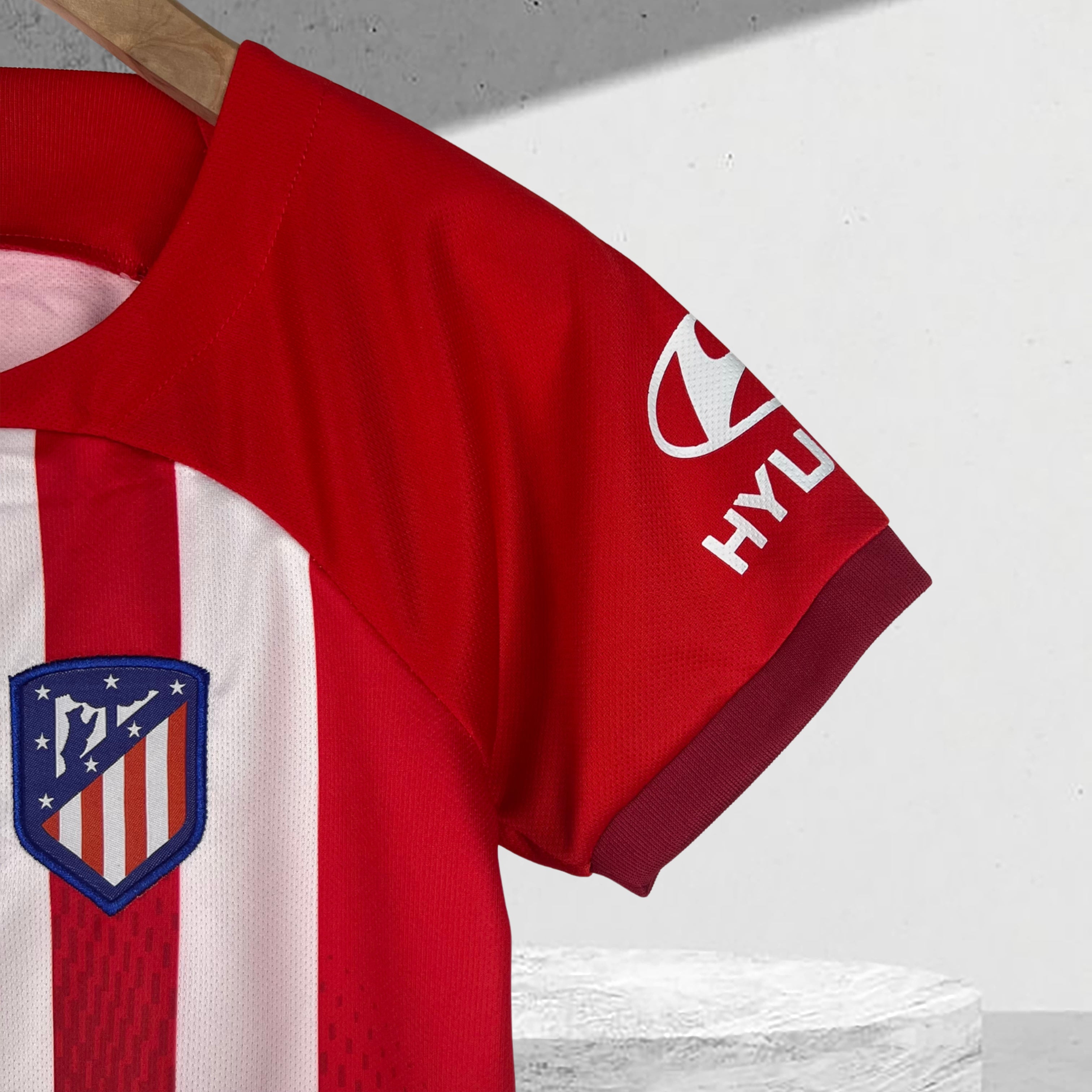 Atlético Madrid 2023–2024 Hjemmedrakt Mini-Kit Barn