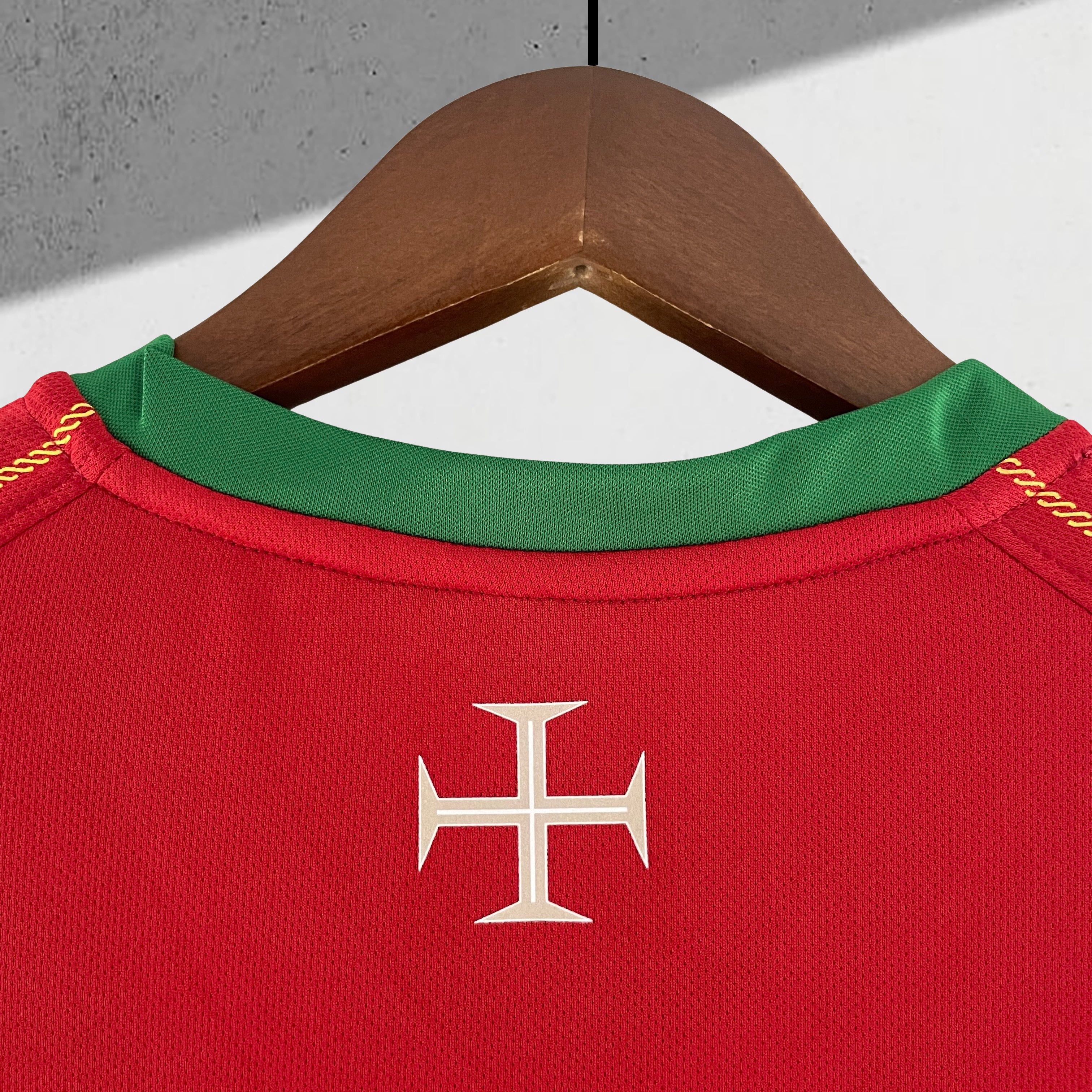 Portugals VM 2006 Hjemmedrakt