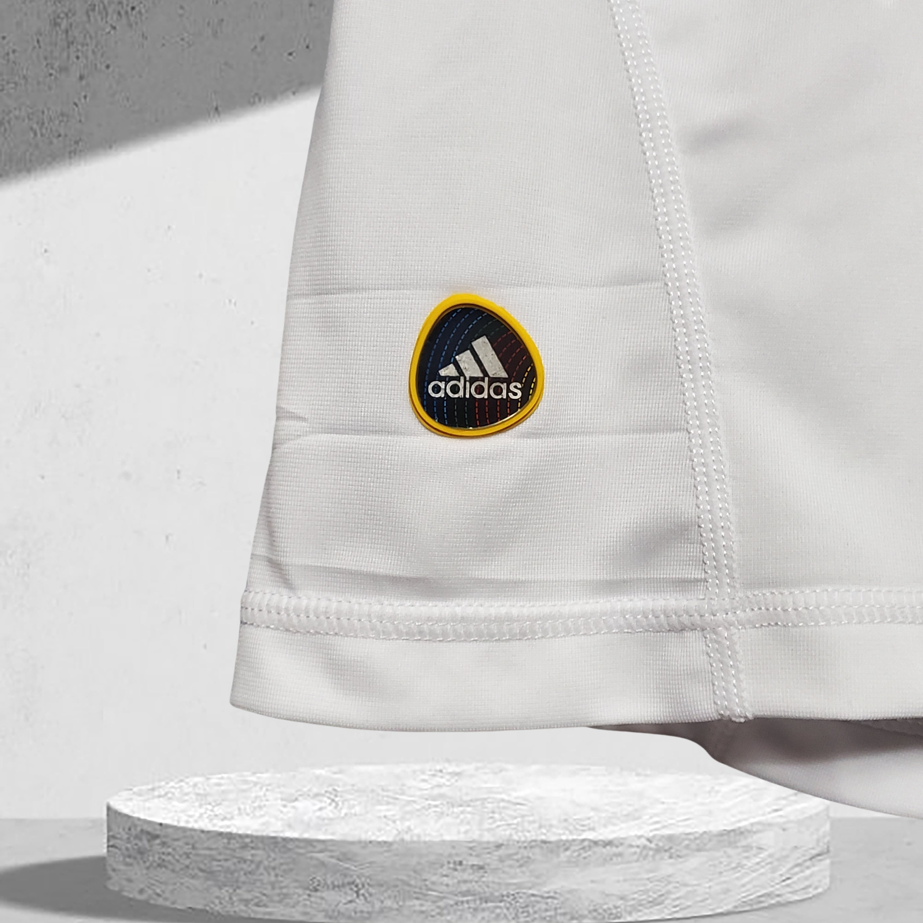 Real Madrid 2010–2011 Hjemmedrakt