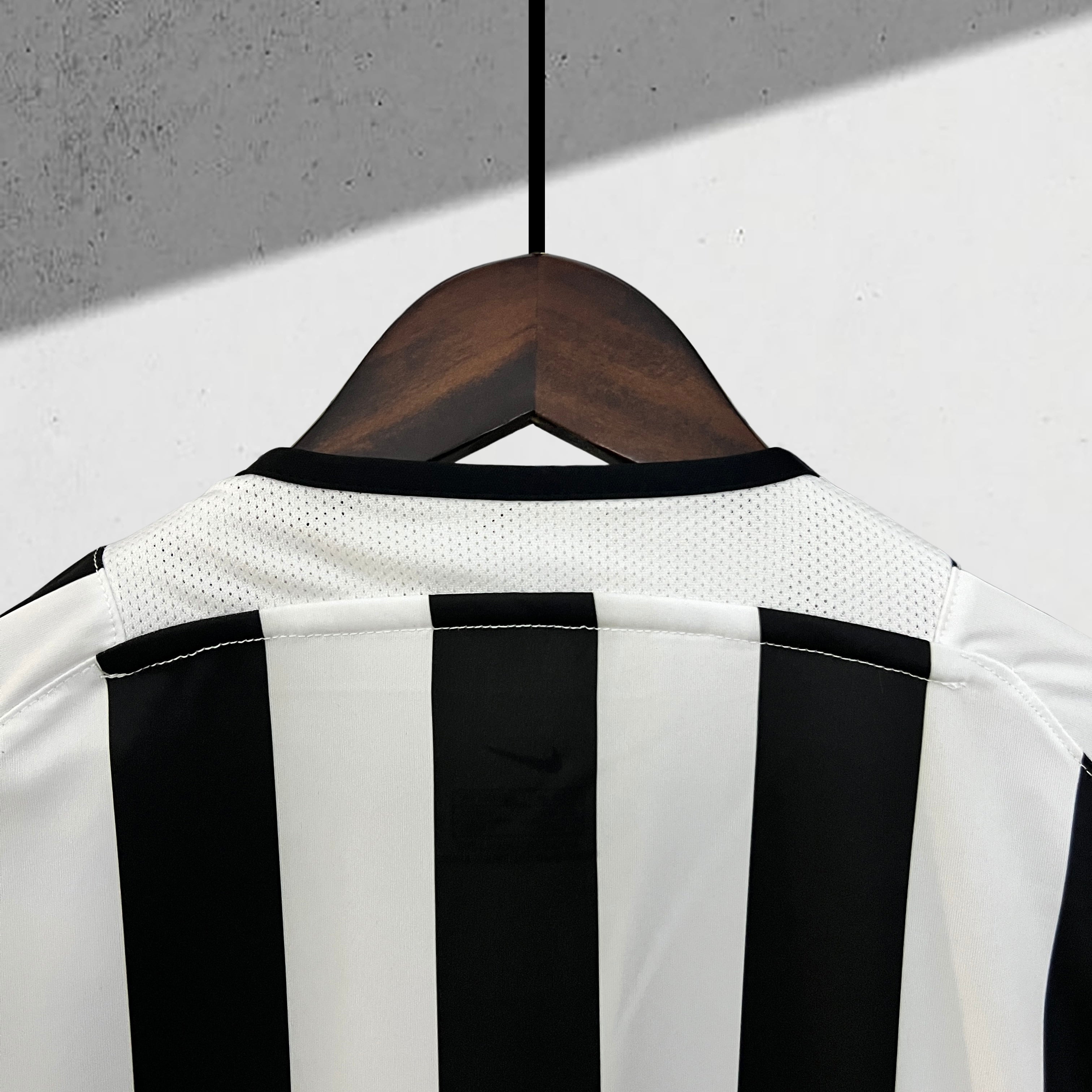Juventus 2003–2004 Hjemmedrakt
