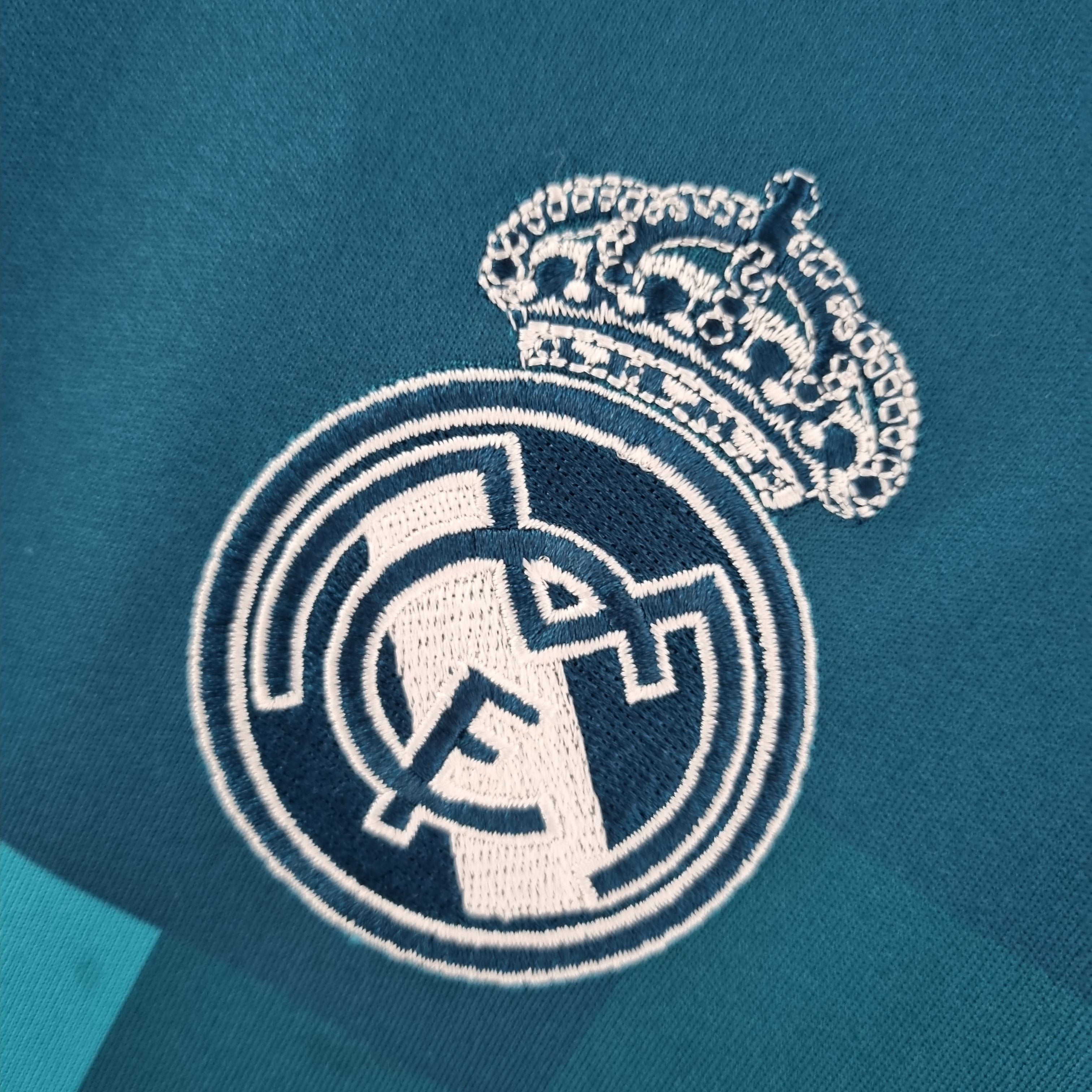 Real Madrid 2017–2018 Tredjedrakt