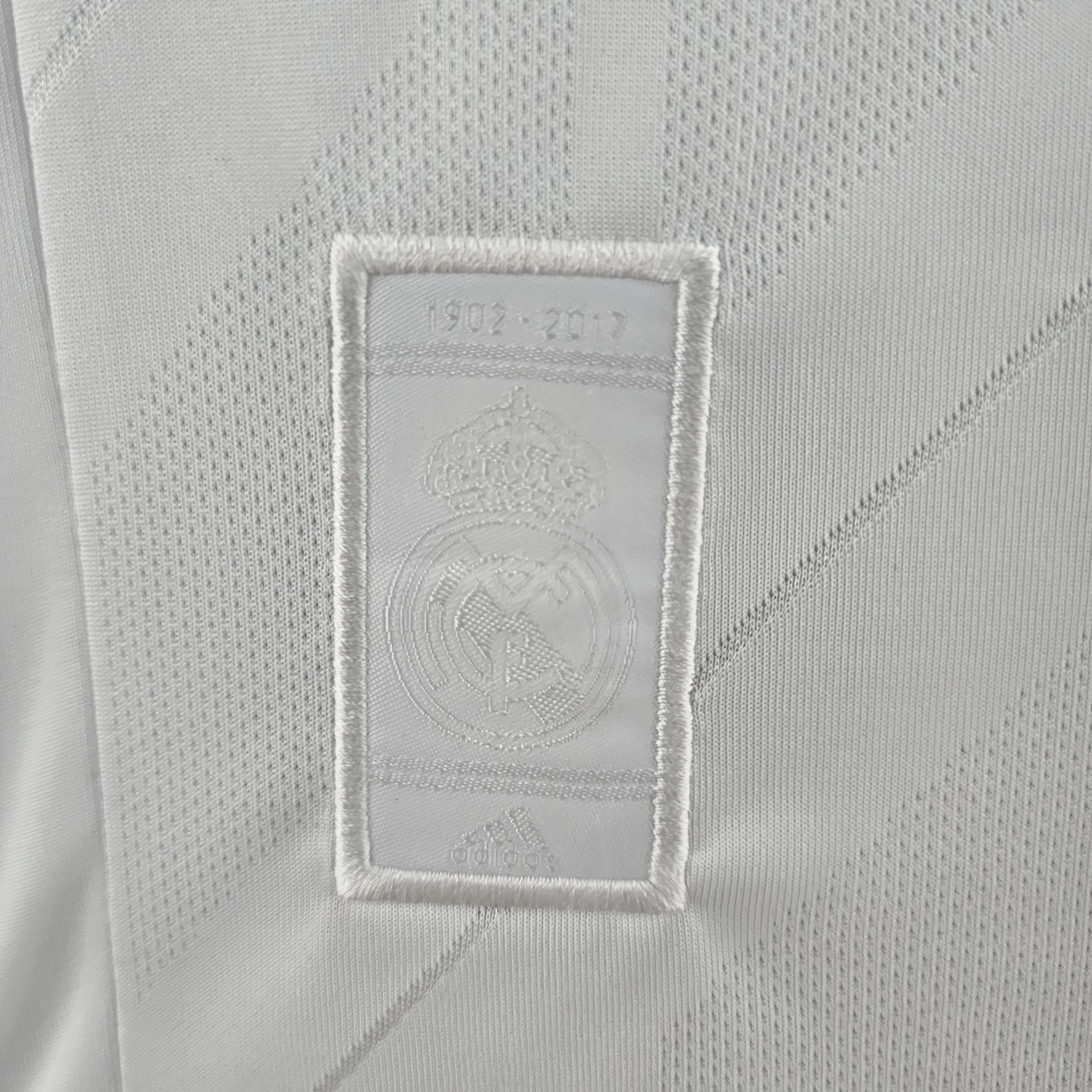 Real Madrid 2017–2018 Hjemmedrakt