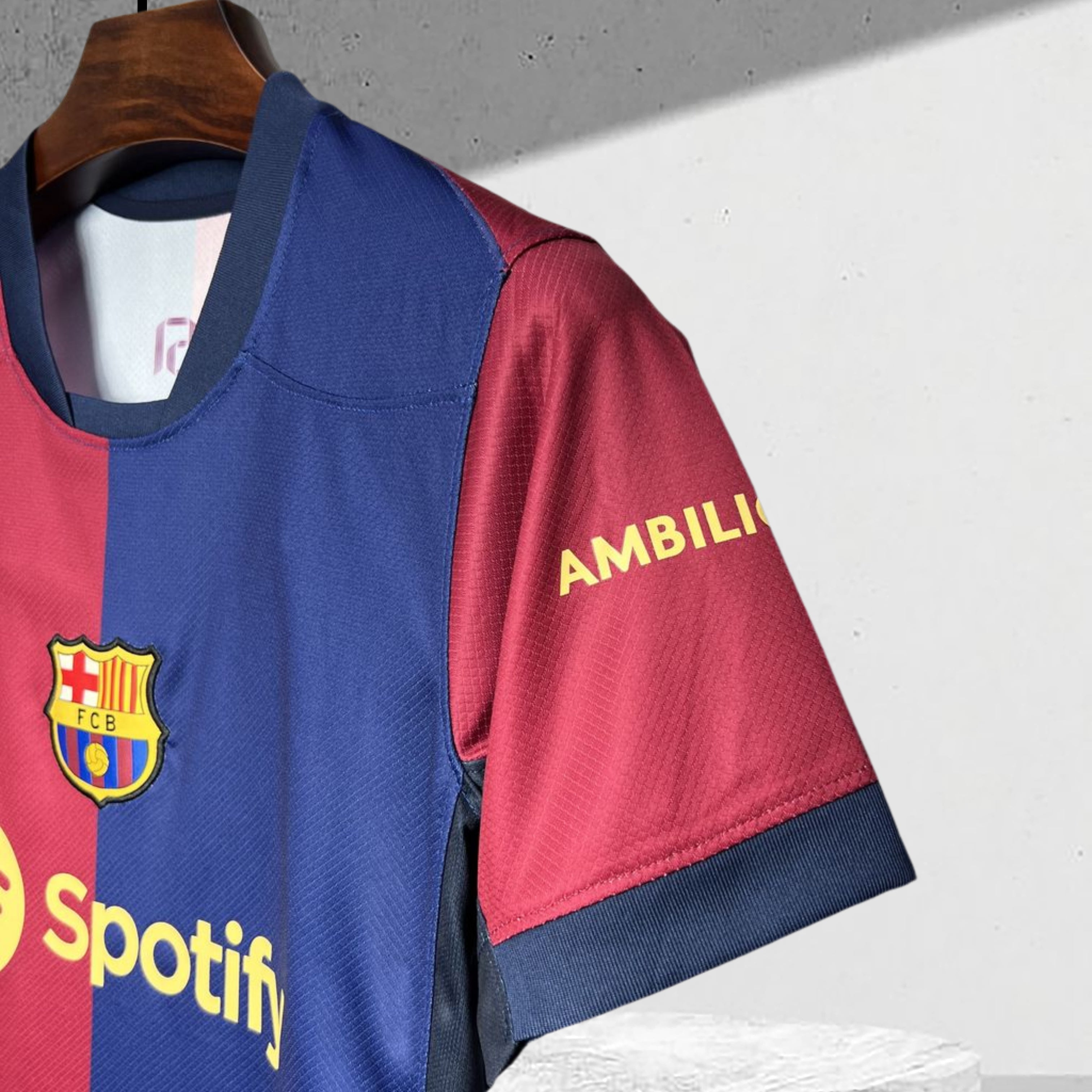 Barcelona 2024–2025 Hjemmedrakt