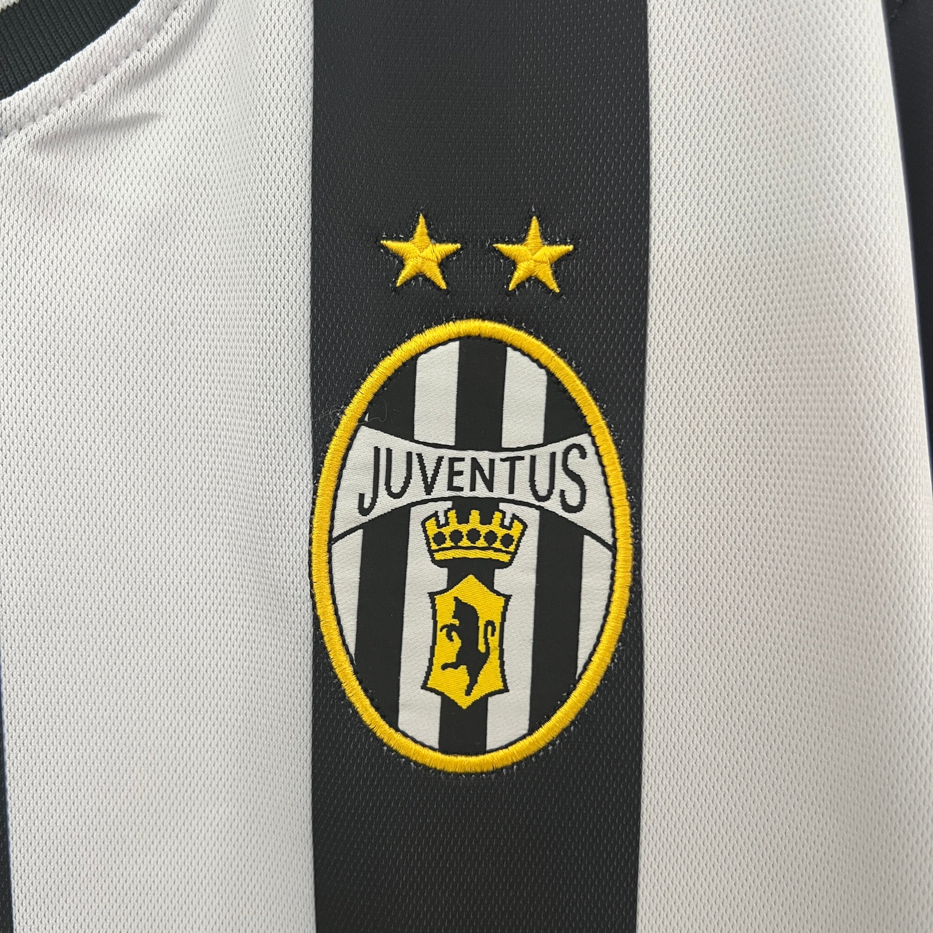 Juventus 2001–2002 Hjemmedrakt