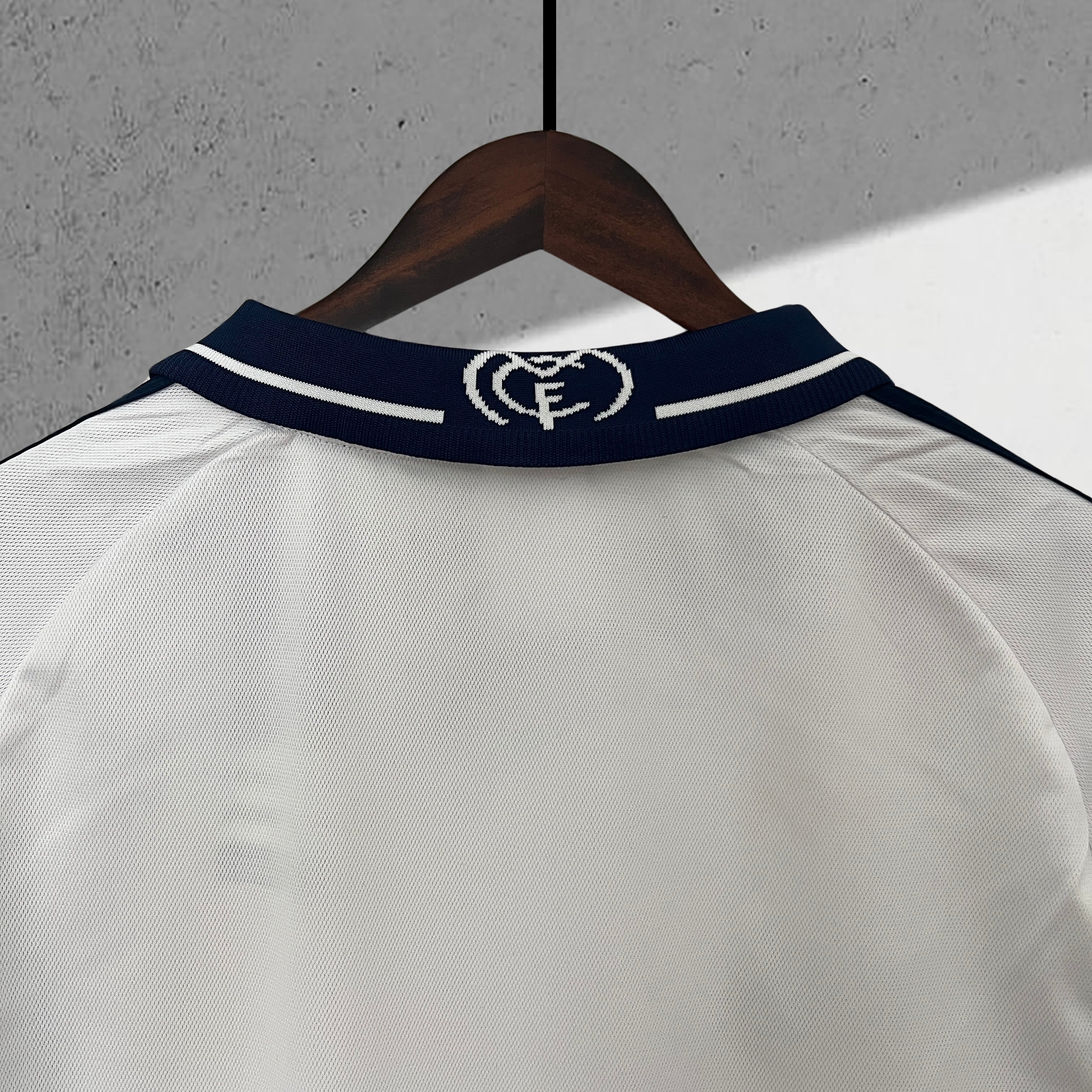 Real Madrid 2000–2001 Hjemmedrakt Langermet