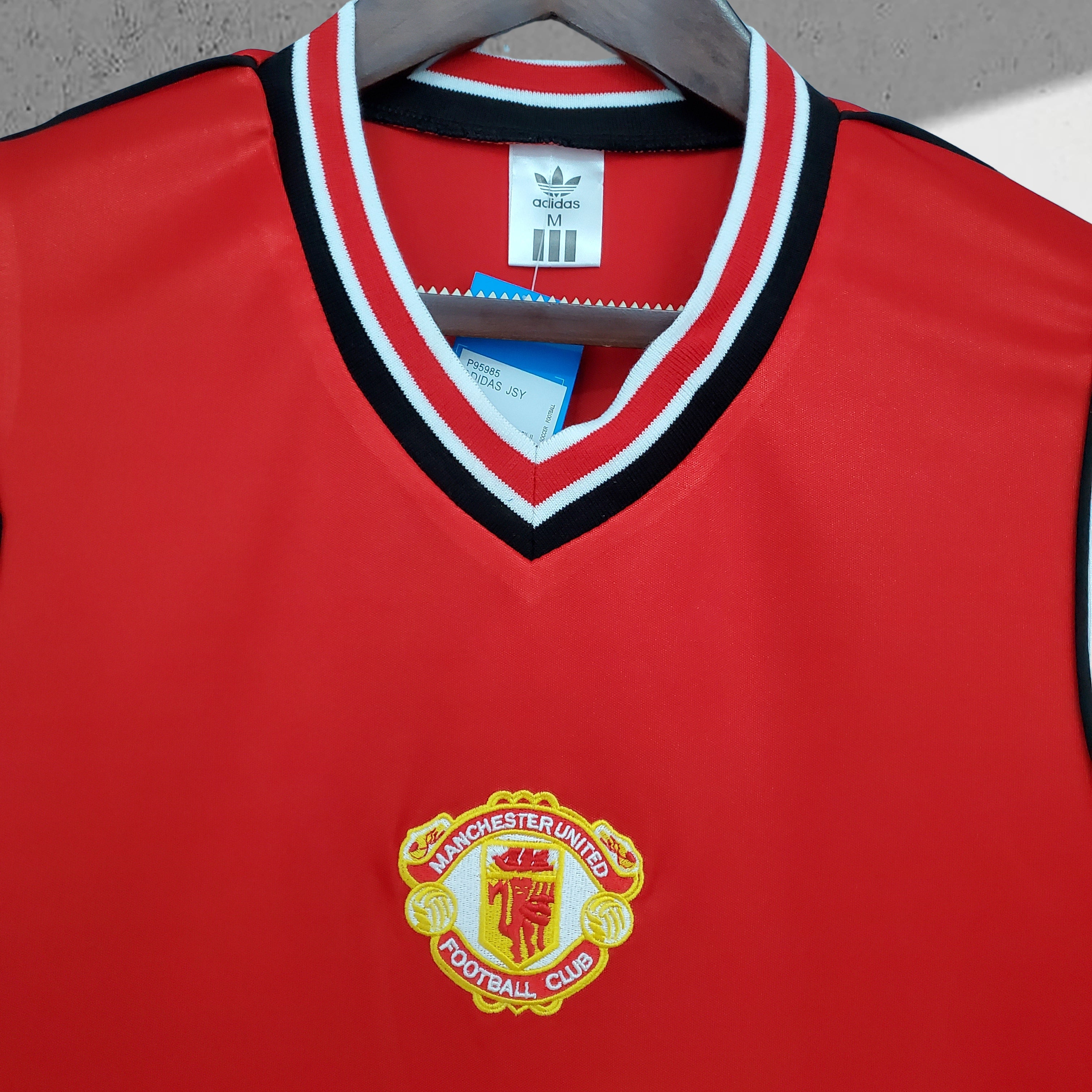 Manchester United 1985–1986 Hjemmedrakt