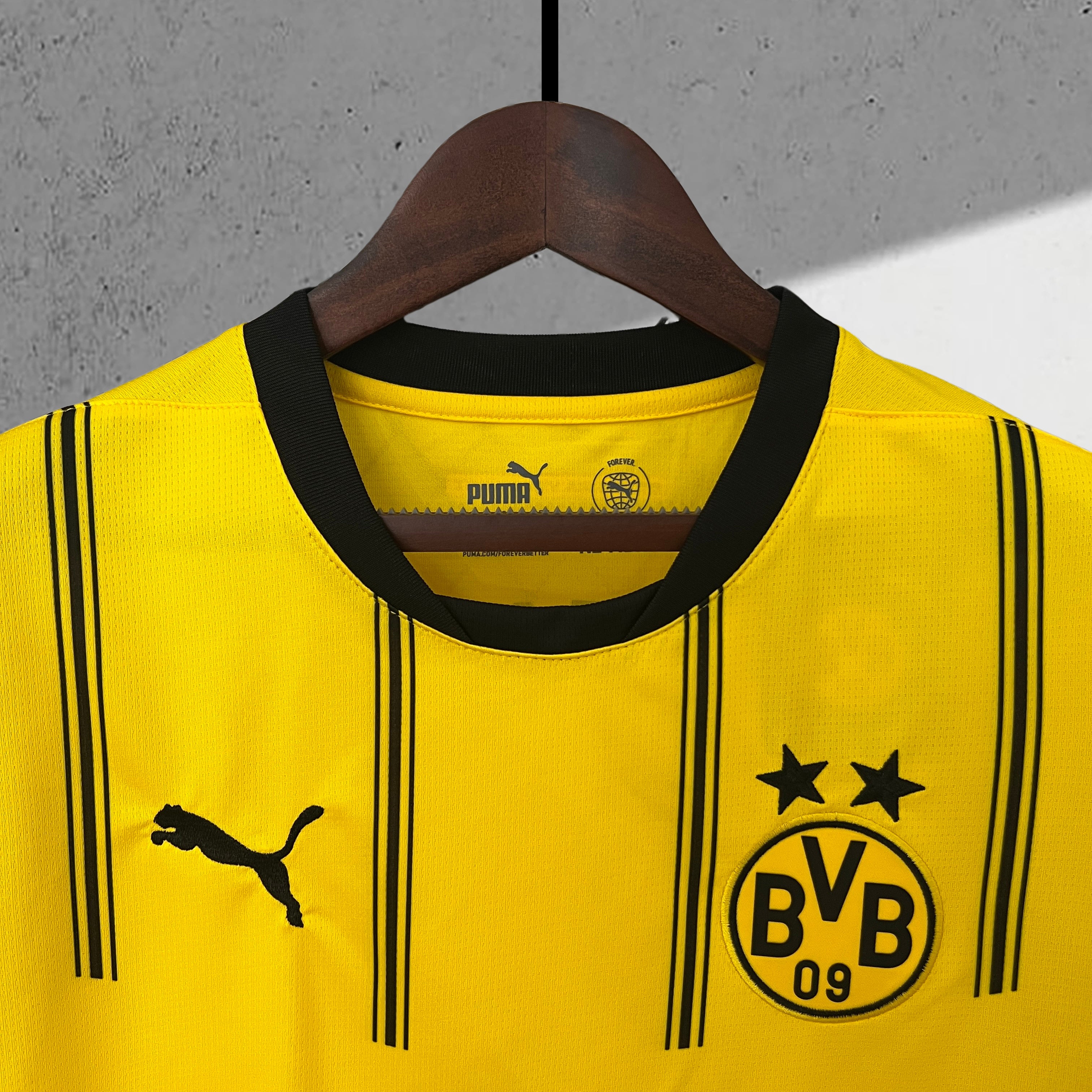 Borussia Dortmund 2024–2025 Hjemmedrakt