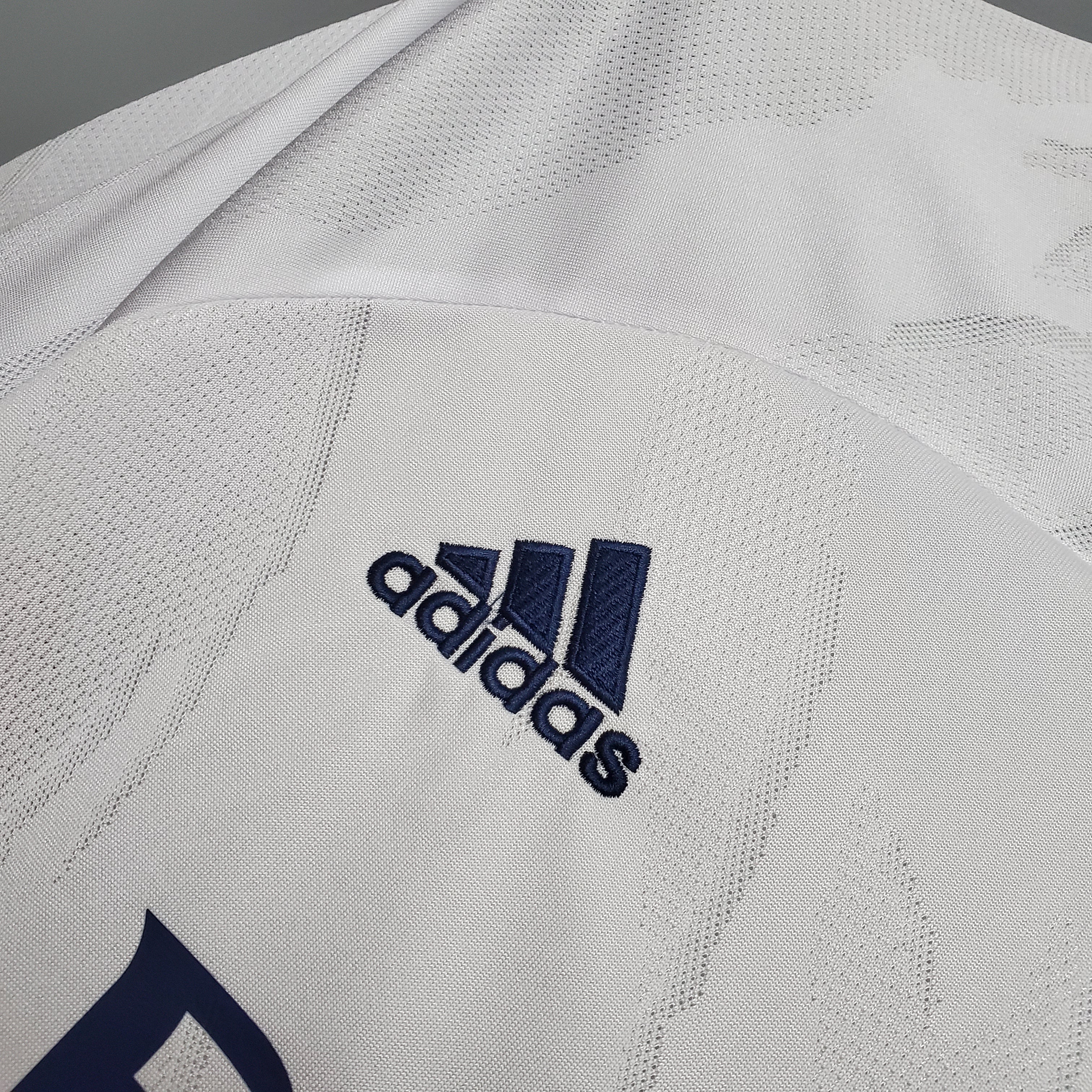 Real Madrid 2020–2021 Hjemmedrakt