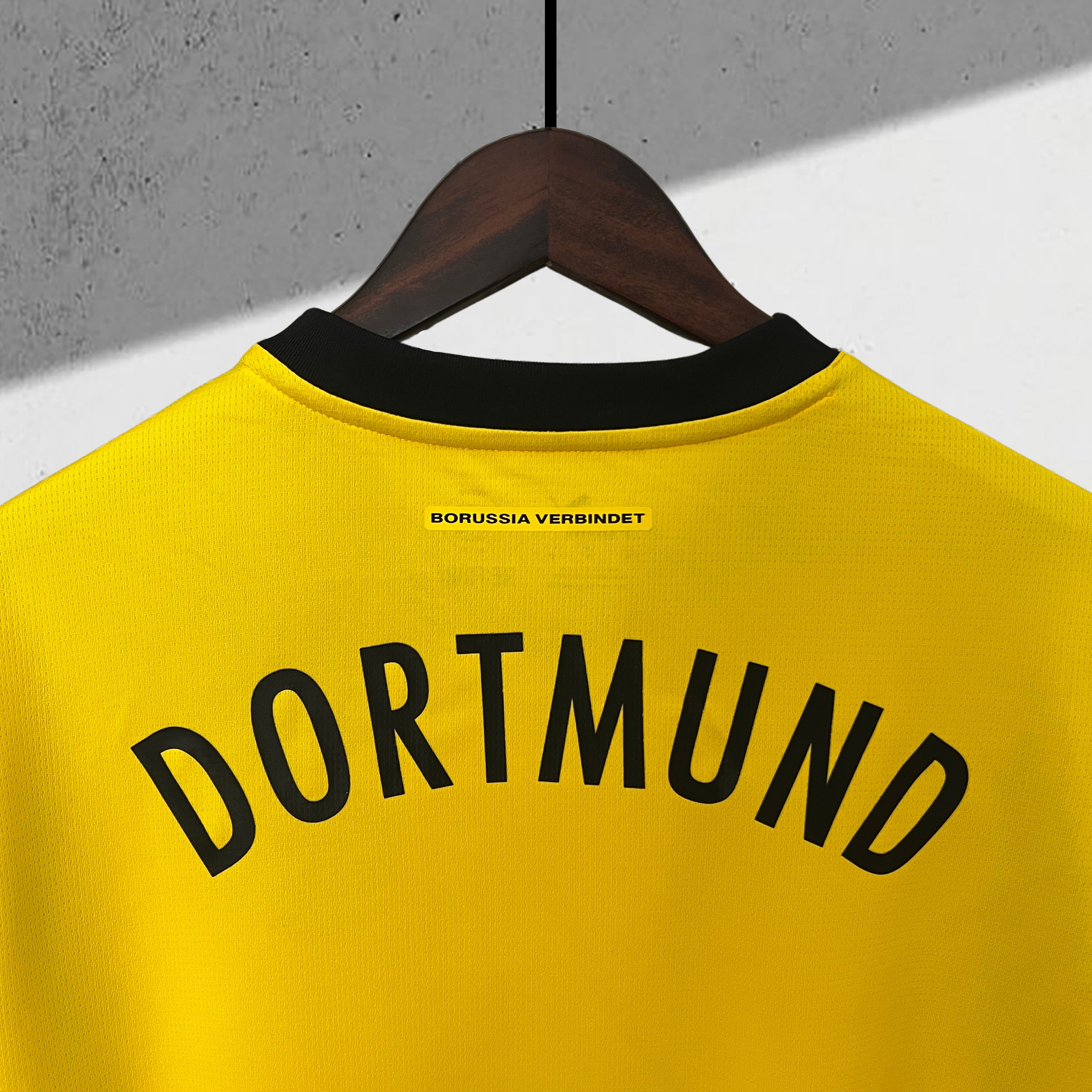 Borussia Dortmund 2024–2025 Hjemmedrakt