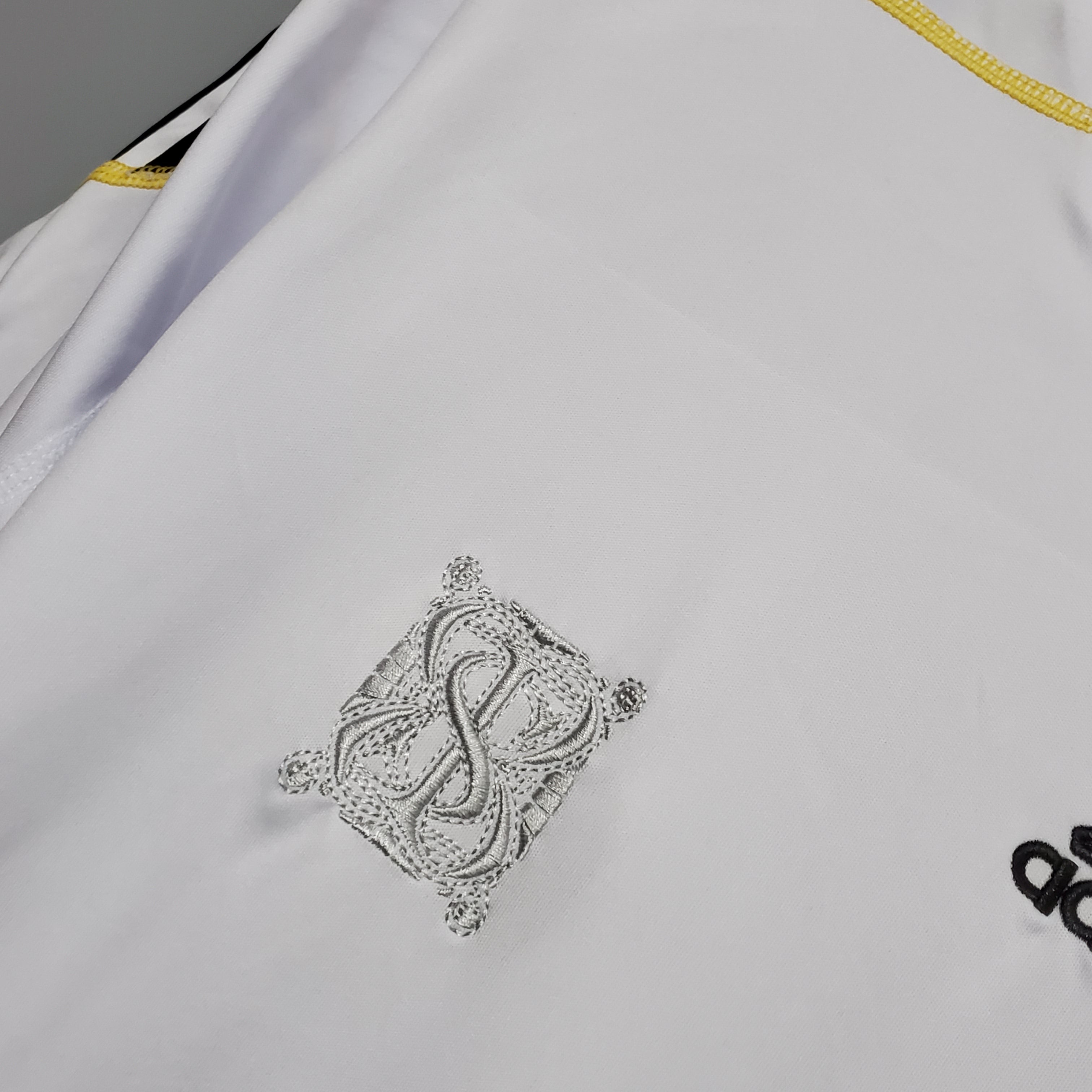 Real Madrid 2009–2010 Hjemmedrakt