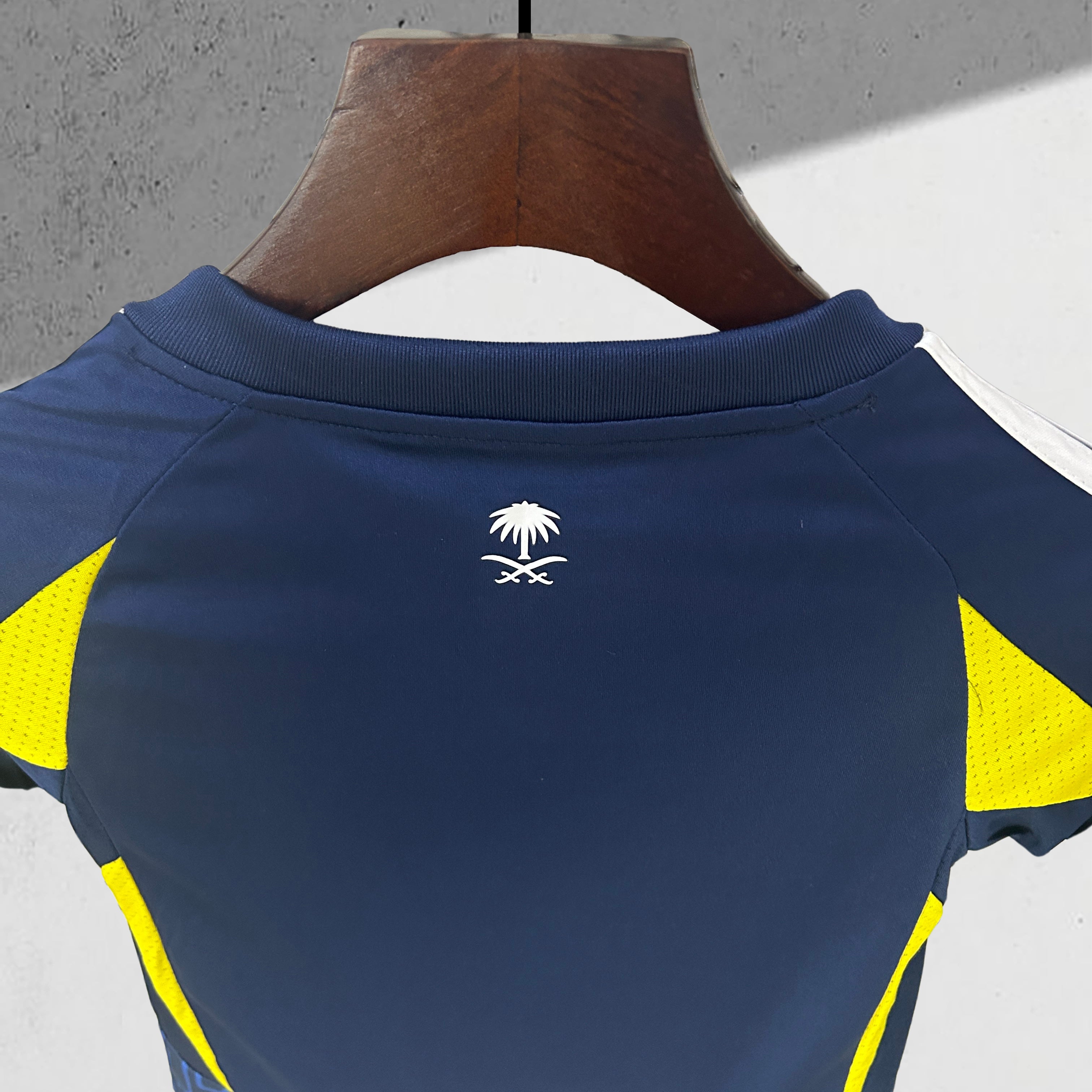 Al Nassr 2024–2025 Bortedrakt Mini-Kit Barn