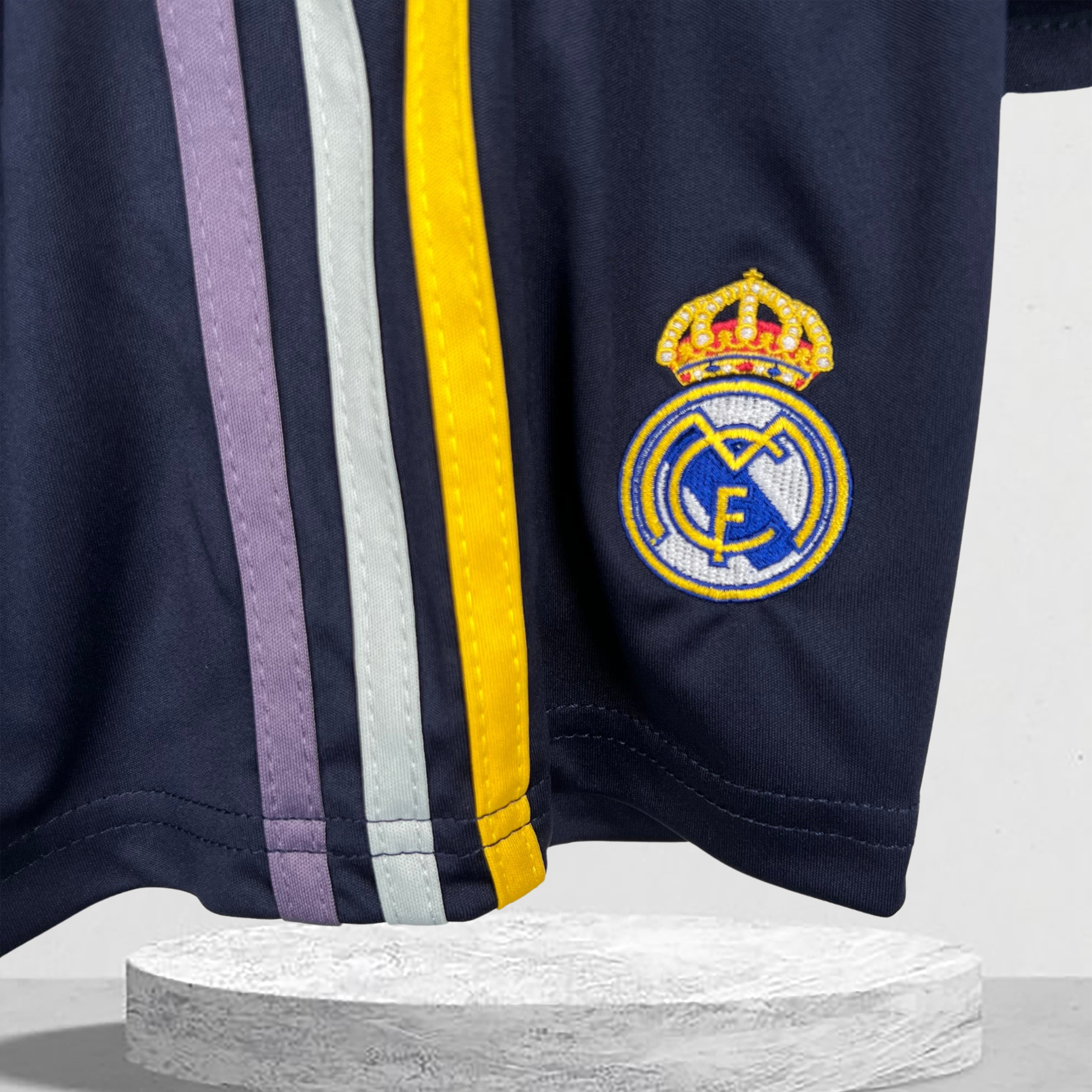 Real Madrid 2023–2024 Bortedrakt Mini-Kit Barn