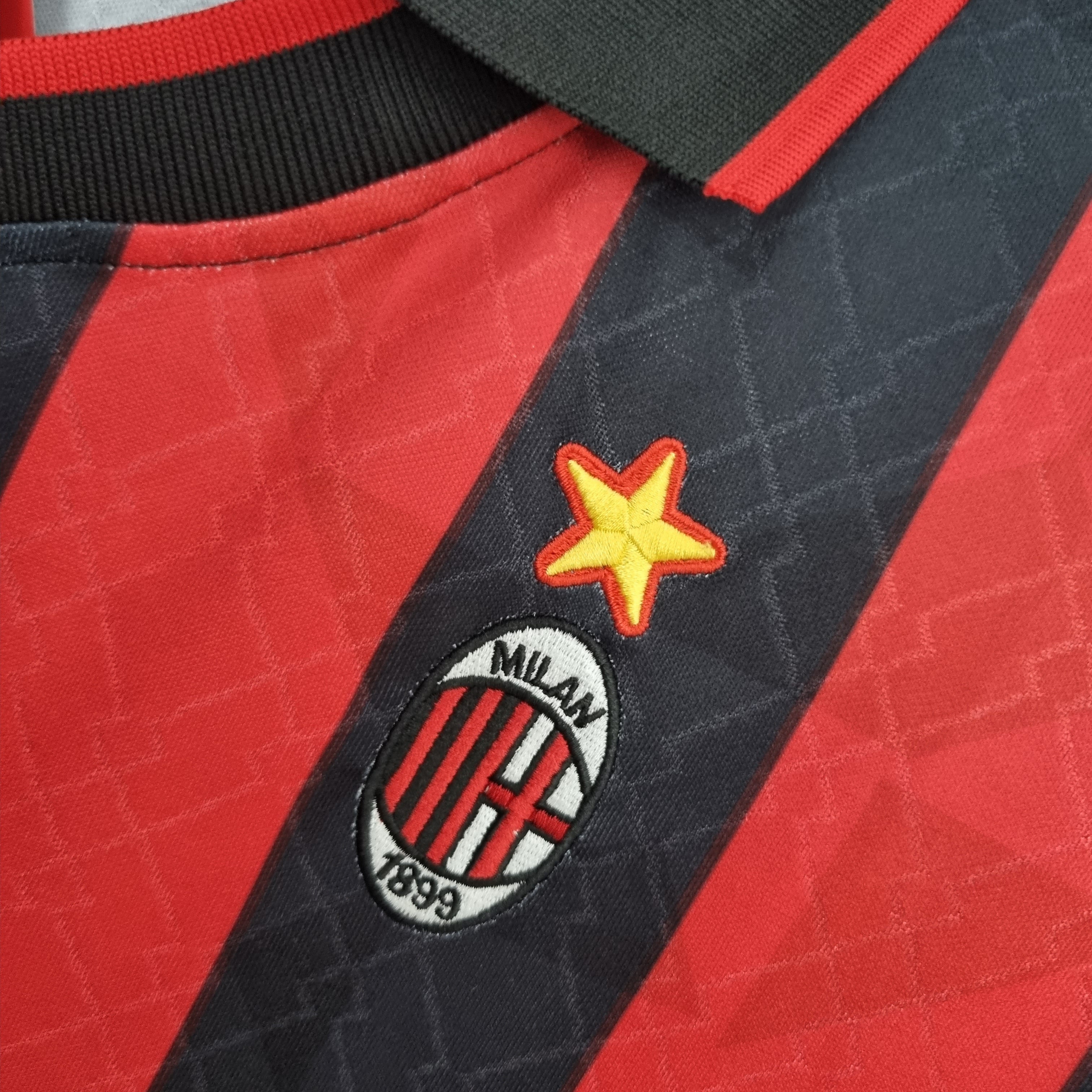 AC Milan 1995–1996 Hjemmedrakt