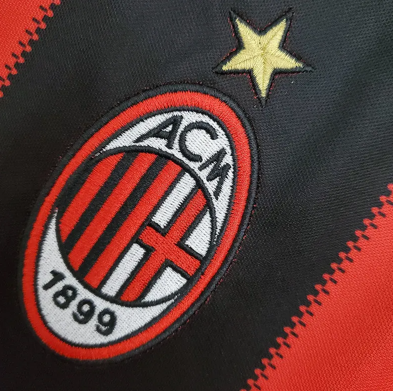 AC Milan 2010–2011 Hjemmedrakt