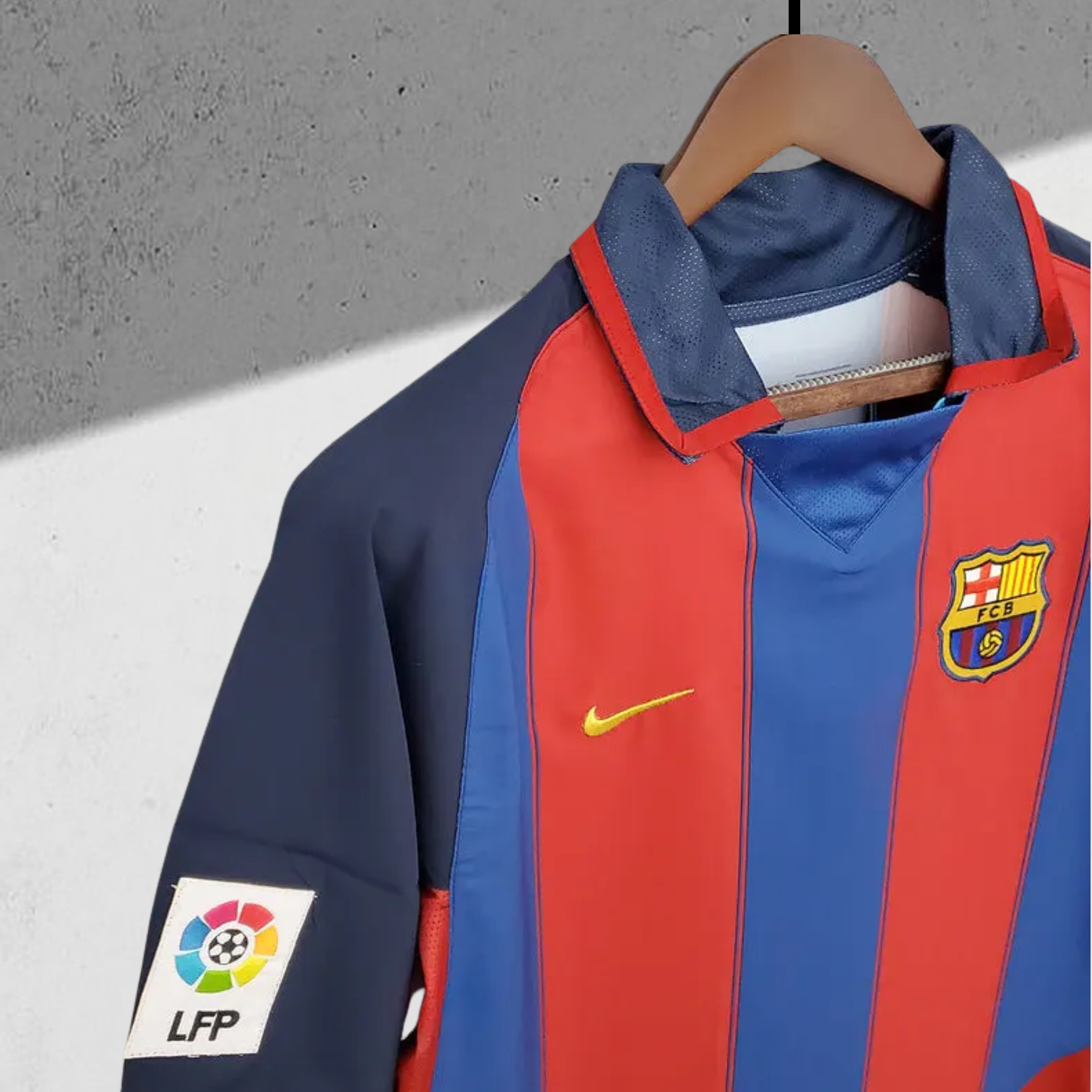 Barcelona 2003–2004 Hjemmedrakt