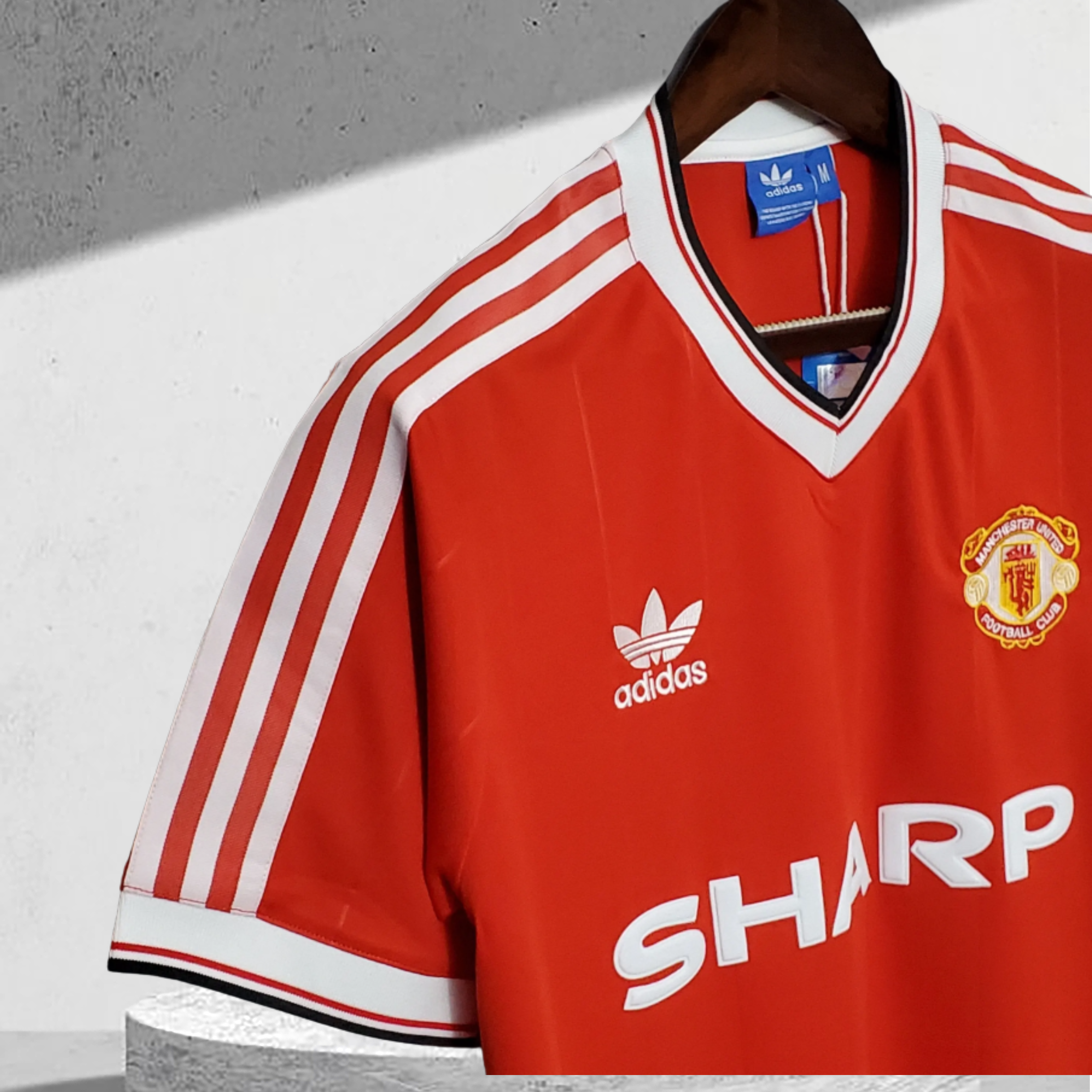 Manchester United 1983–1984 Hjemmedrakt