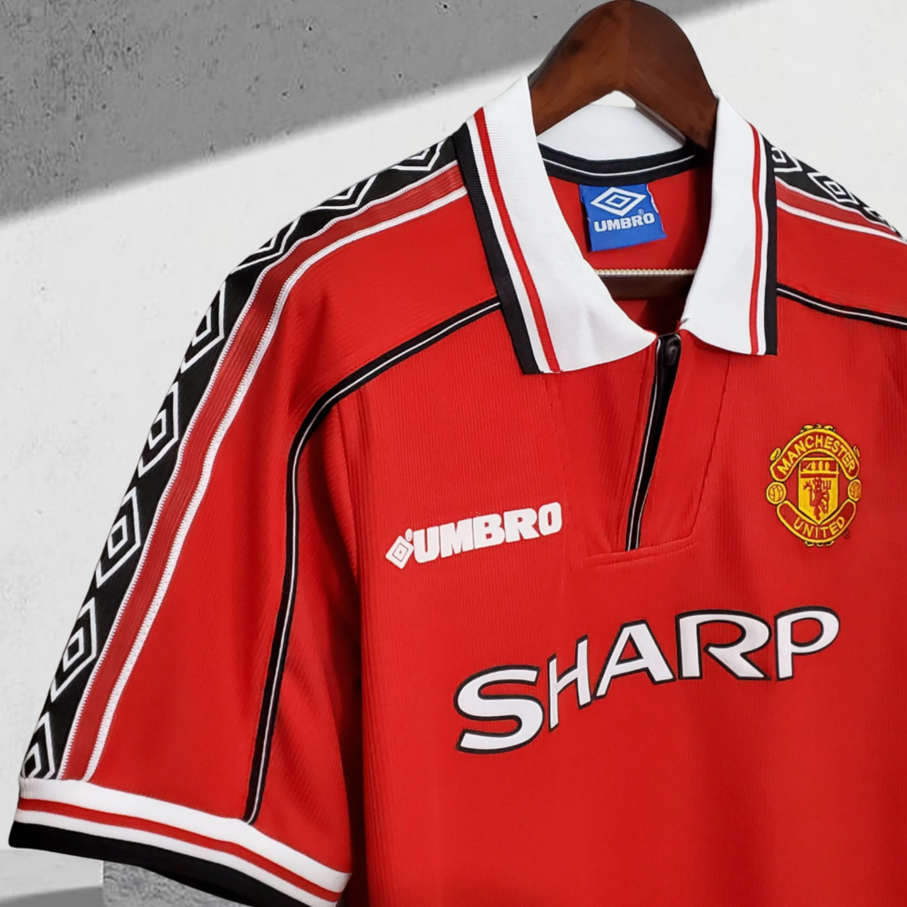 Manchester United 1998–1999 Hjemmedrakt
