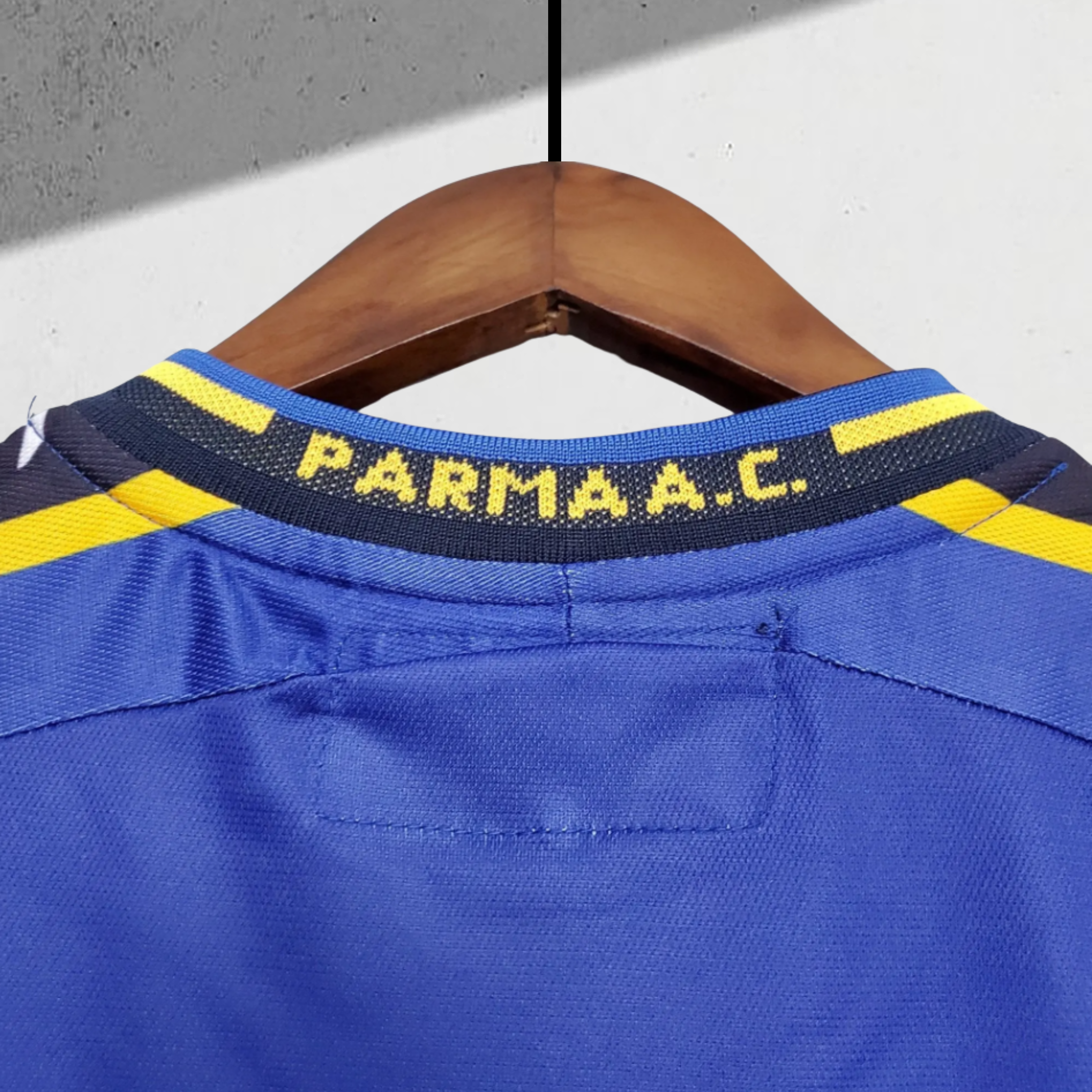 Parma 2001–2002 Hjemmedrakt