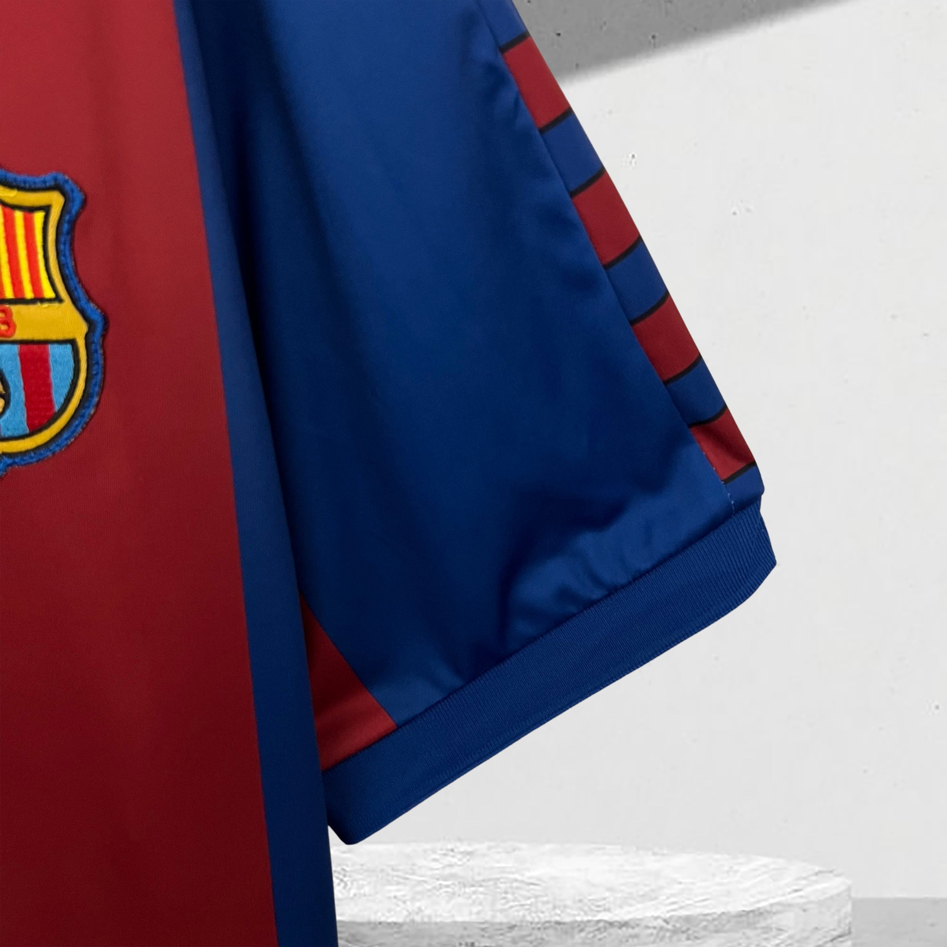 Barcelona 1980–1982 Hjemmedrakt