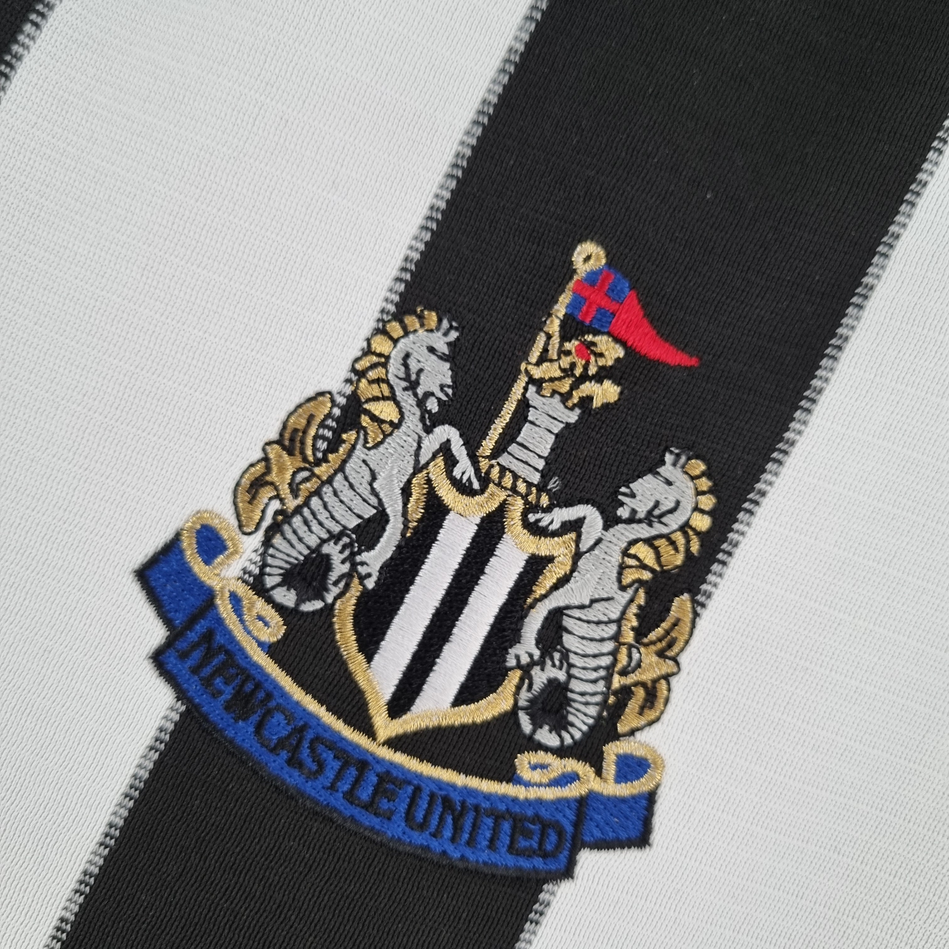 Newcastle United 2000–2001 Hjemmedrakt