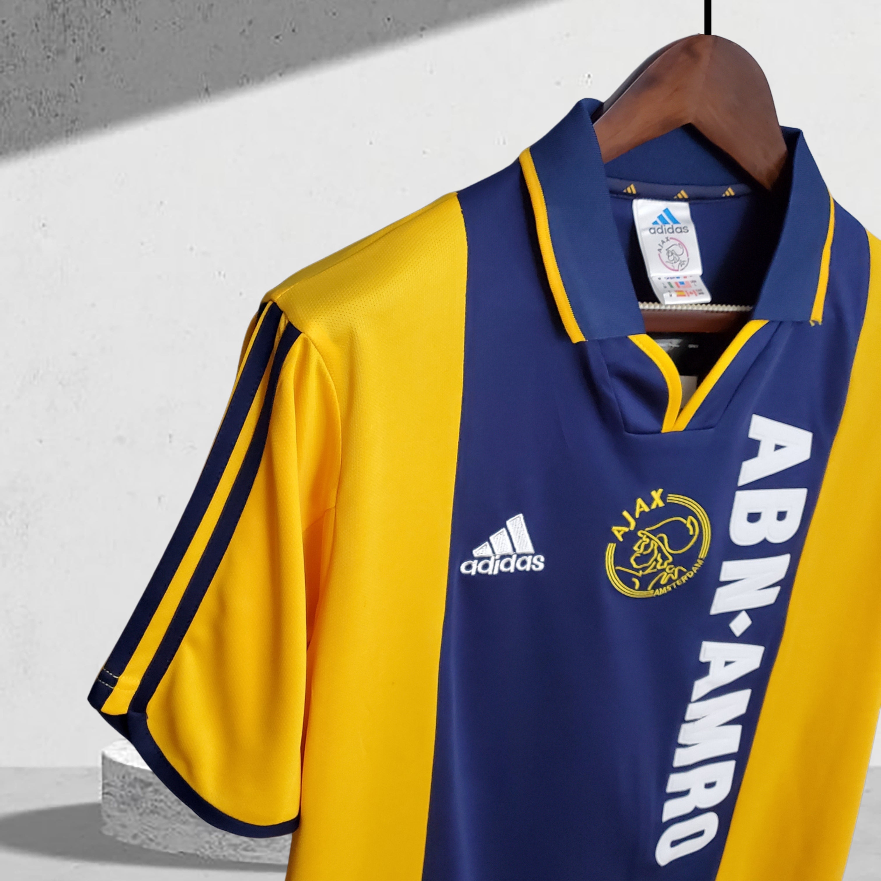 Ajax 2000–2001 Bortedrakt