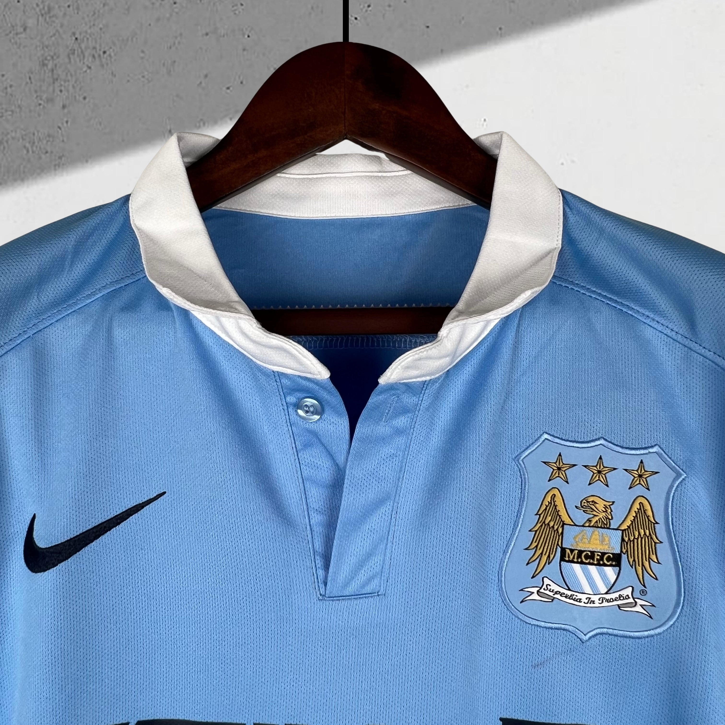Manchester City 2015–2016 Hjemmedrakt