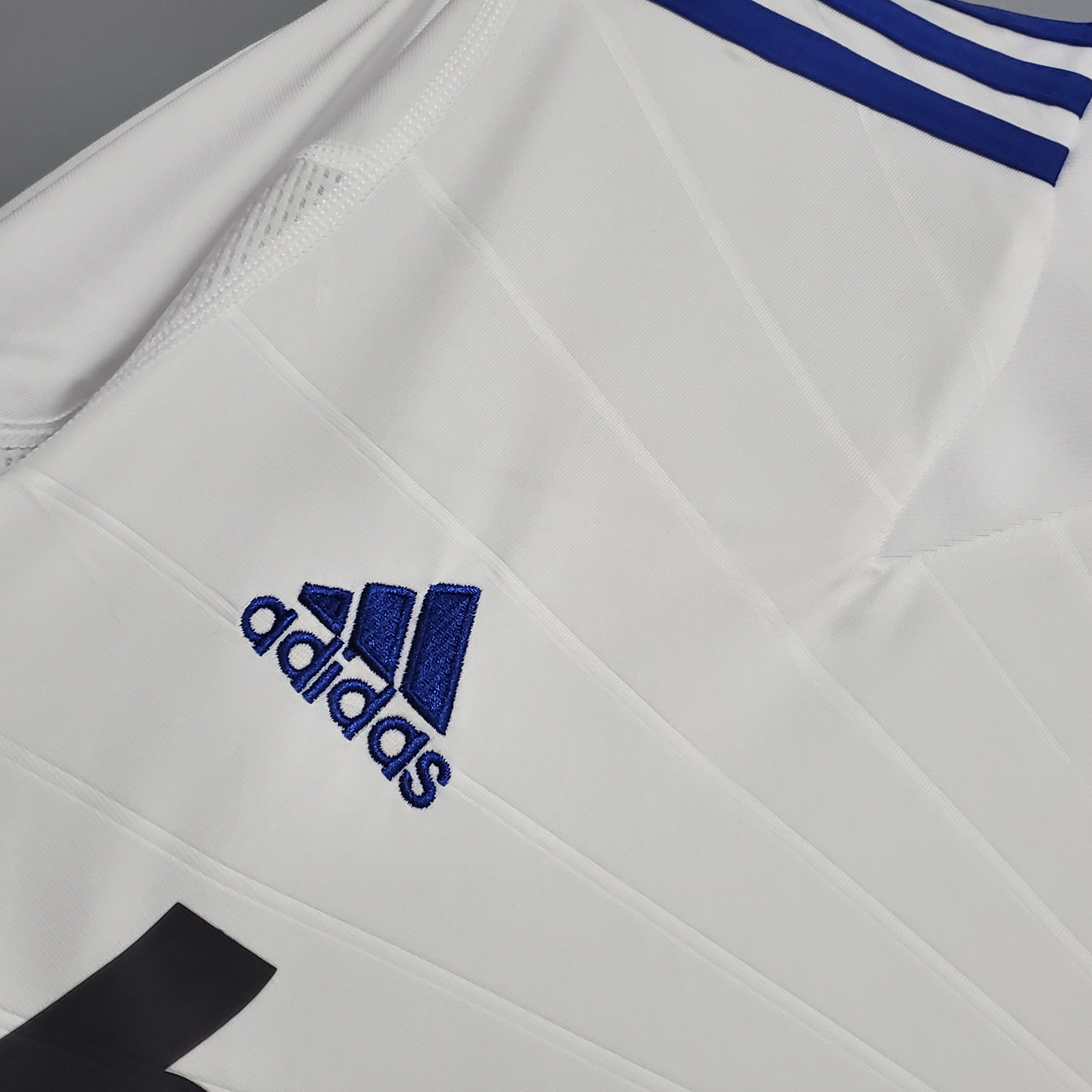Real Madrid 2010–2011 Hjemmedrakt