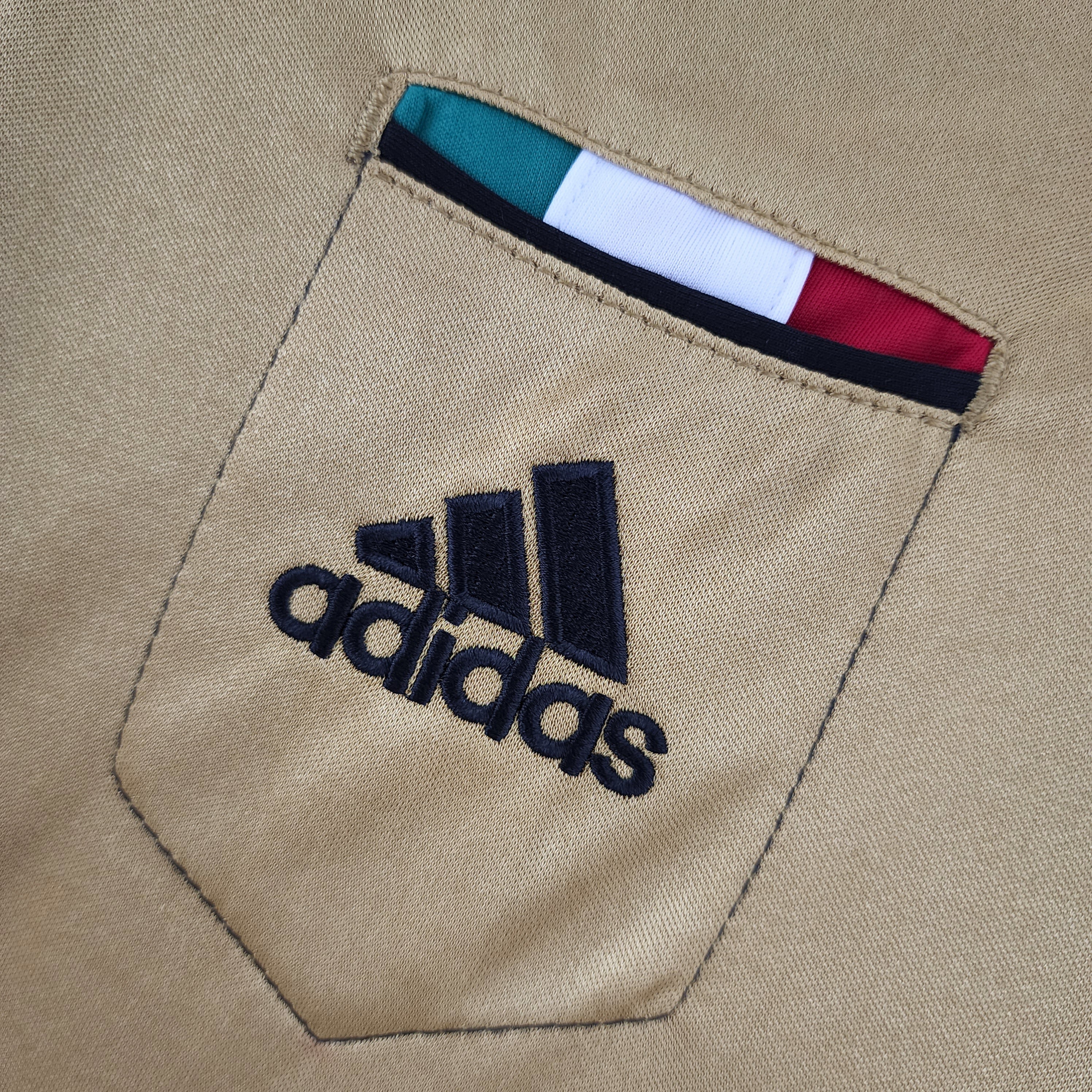 AC Milan 2013–2014 Tredjedrakt