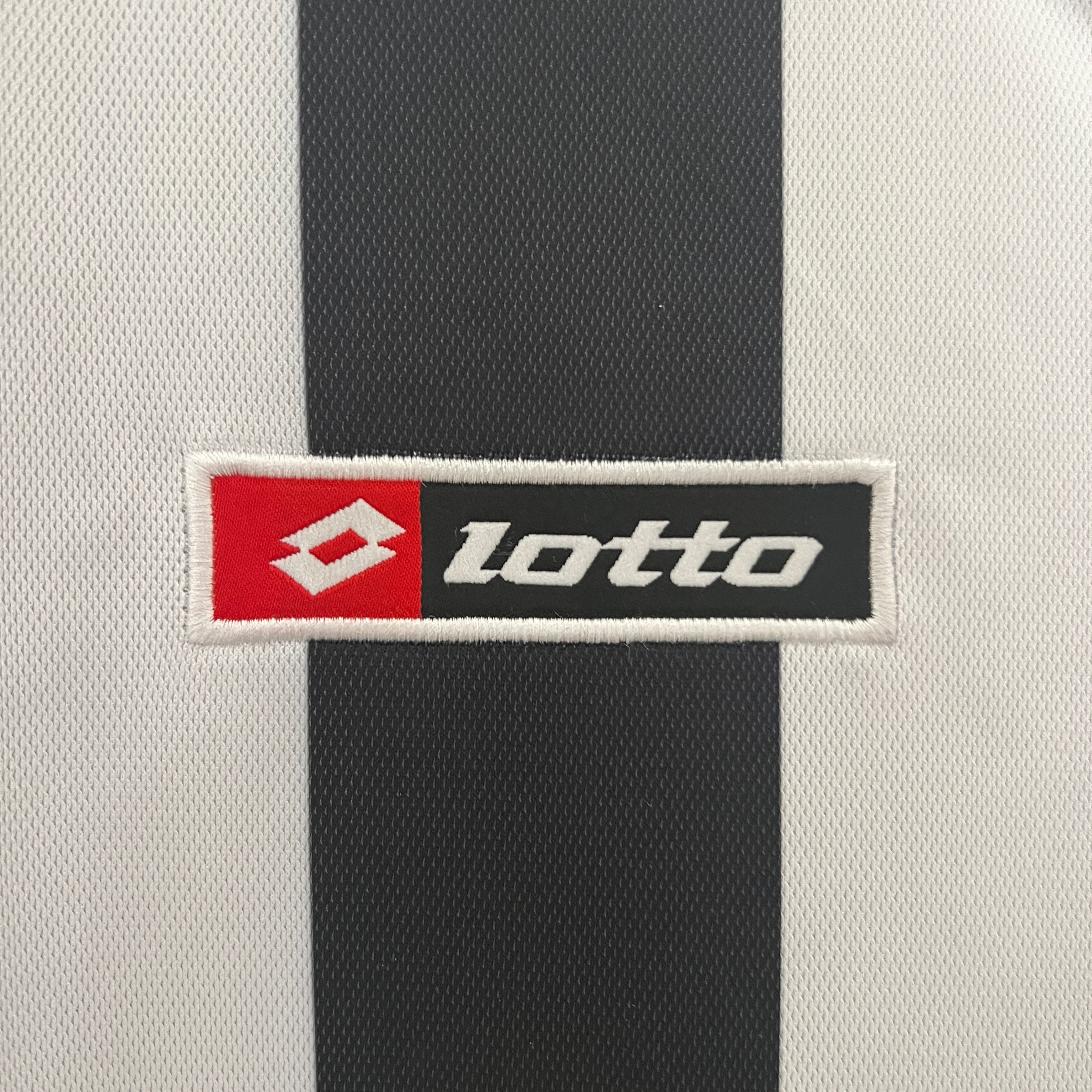 Juventus 2001–2002 Hjemmedrakt