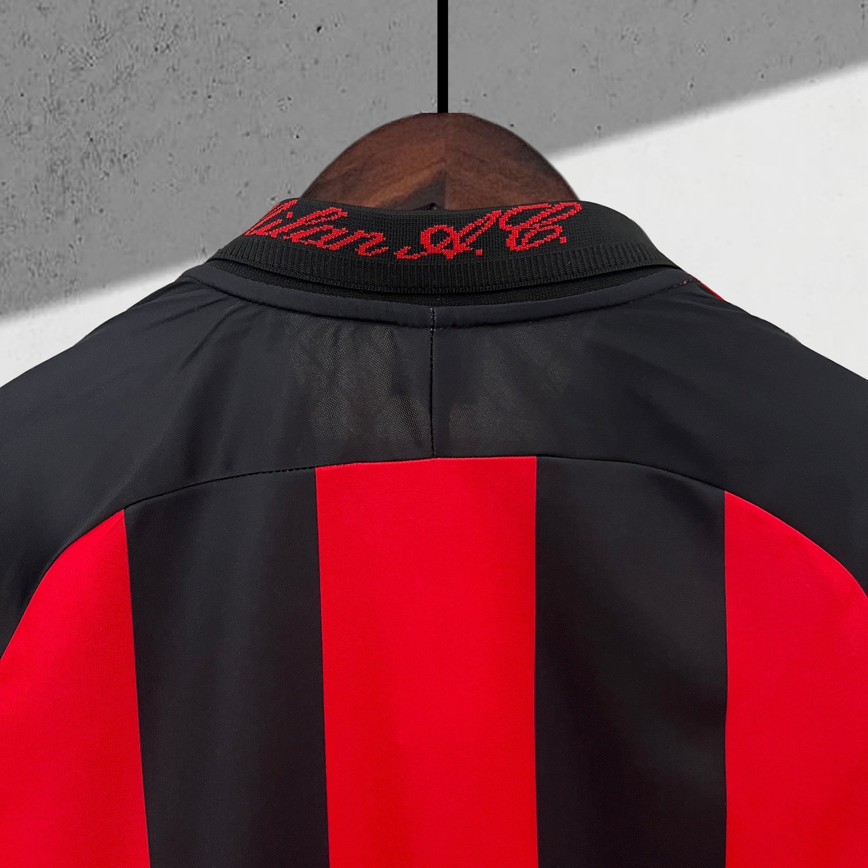 AC Milan 2000–2001 Hjemmedrakt