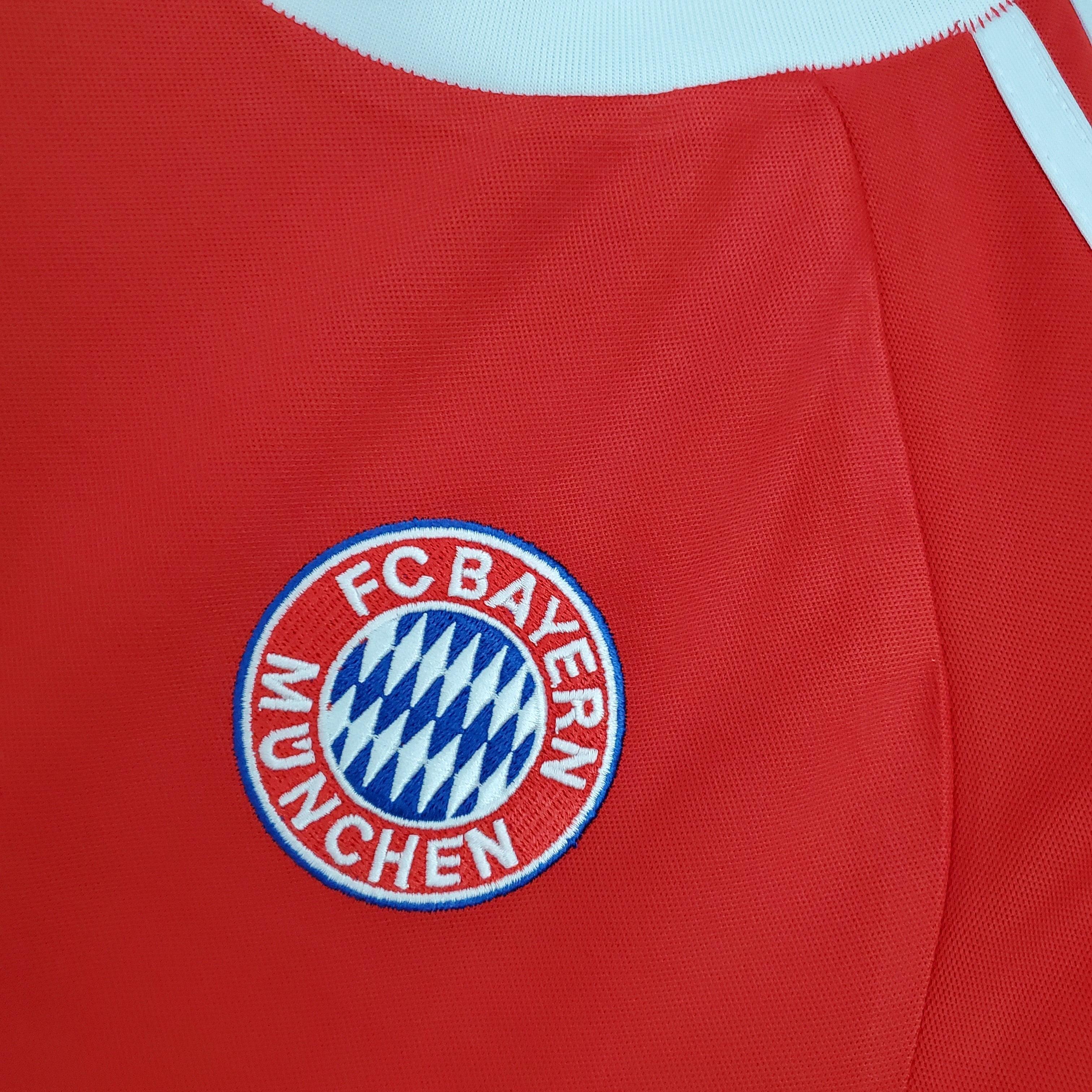 Bayern München 2000–2001 Hjemmedrakt