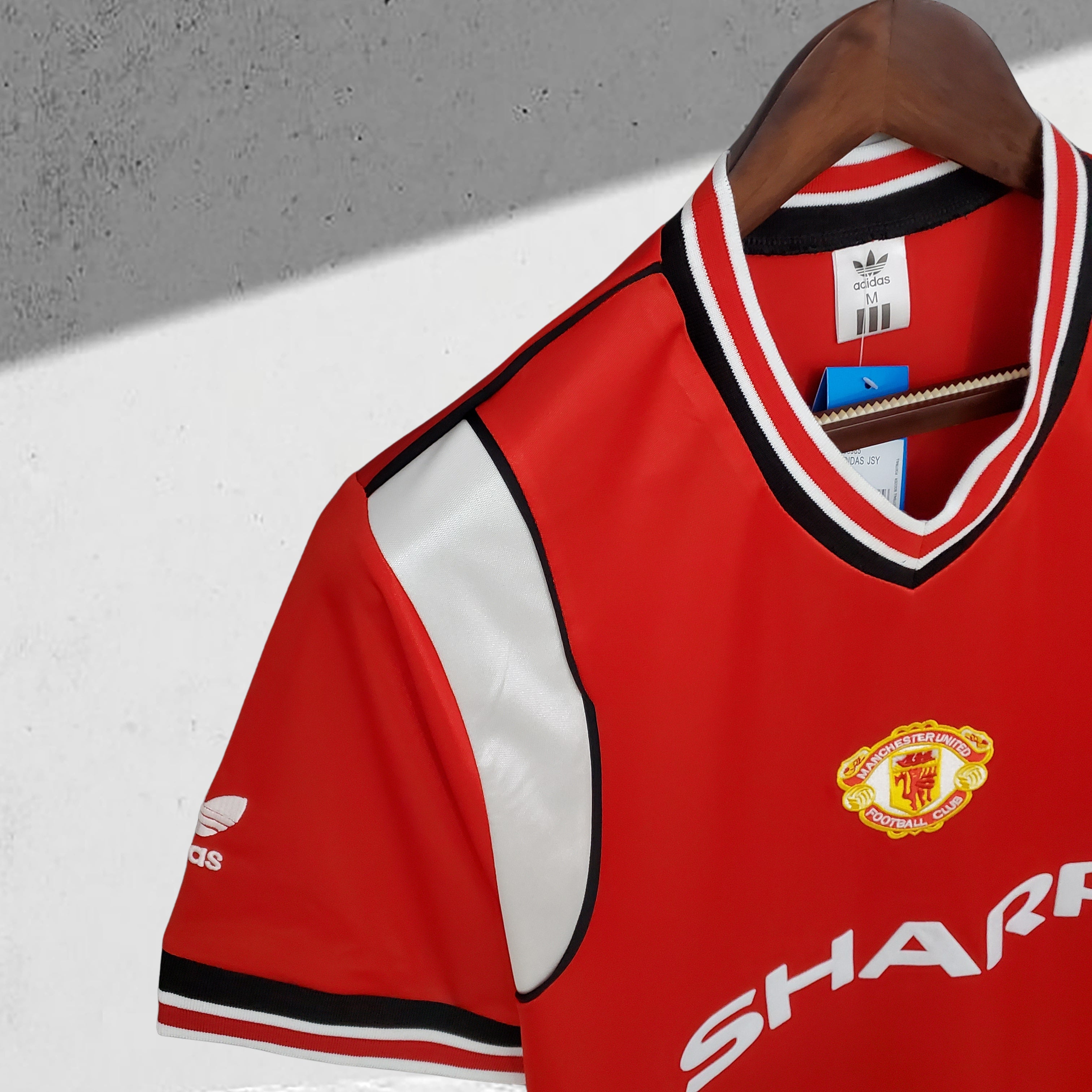 Manchester United 1985–1986 Hjemmedrakt
