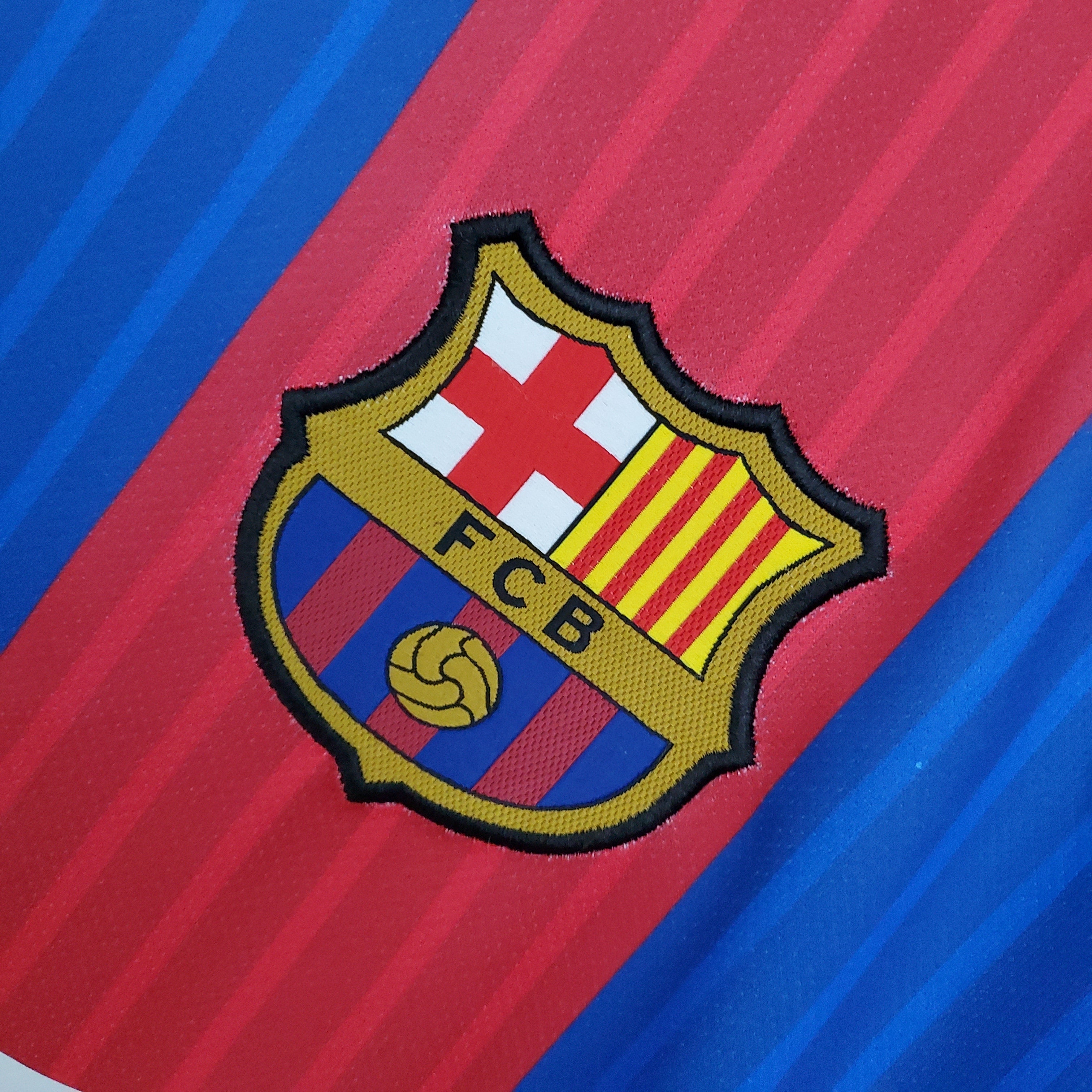 Barcelona 2016–2017 Hjemmedrakt