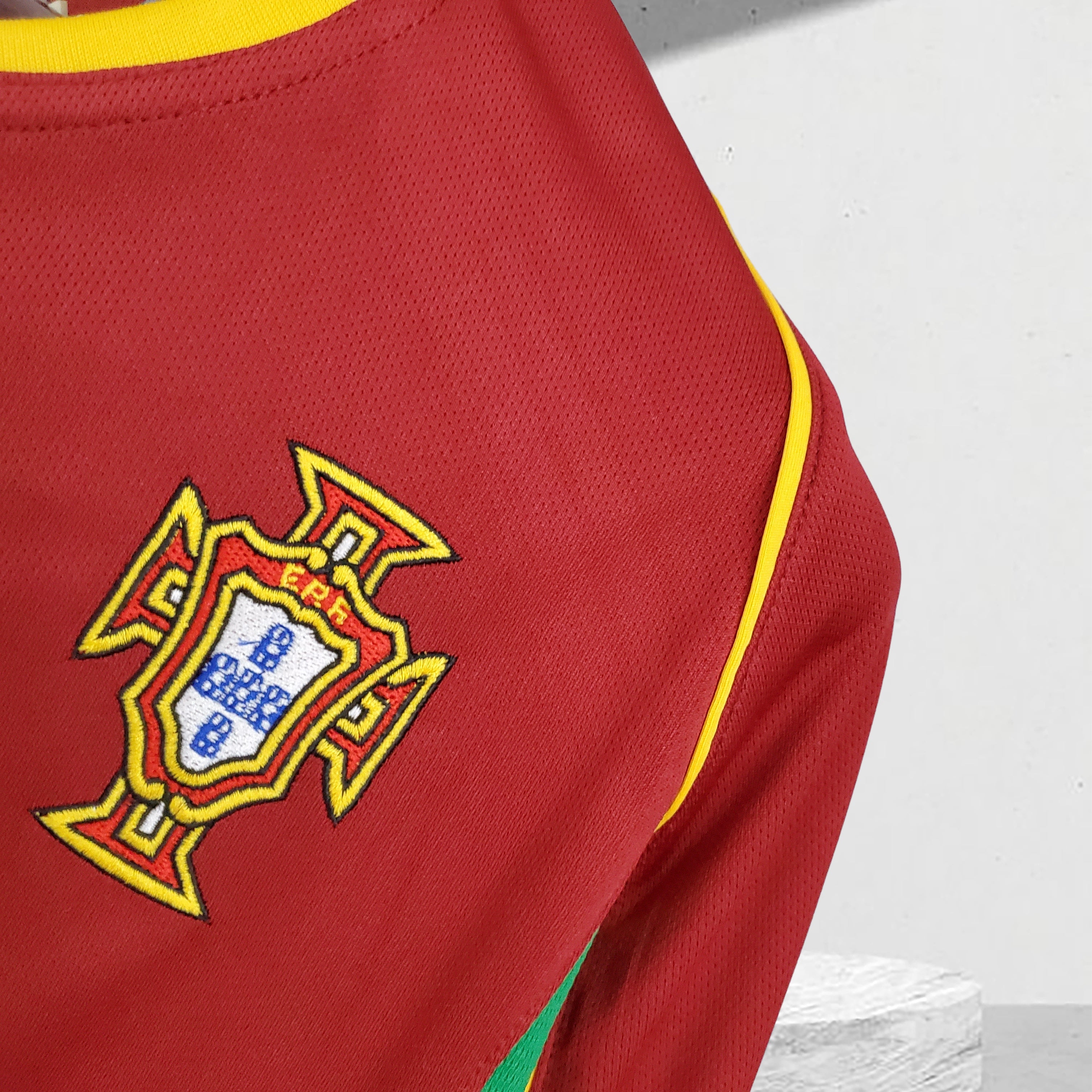 Portugals VM 2002 Hjemmedrakt