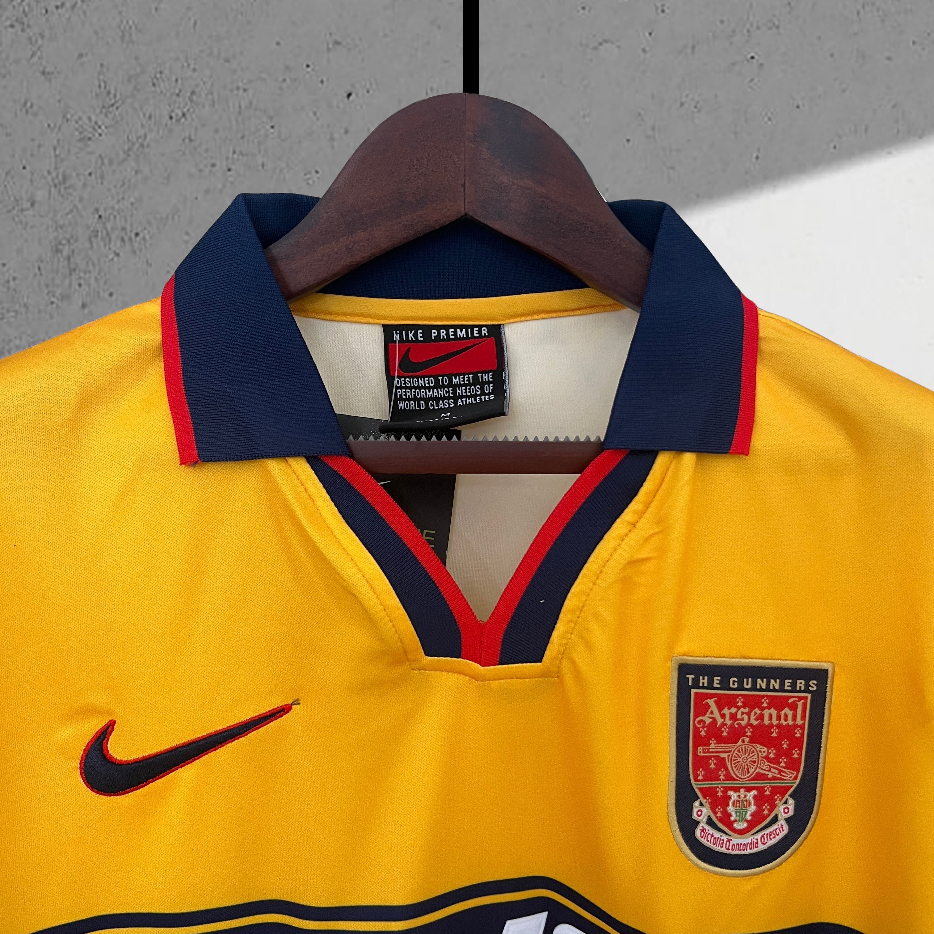 Arsenal 1997–1998 Bortedrakt