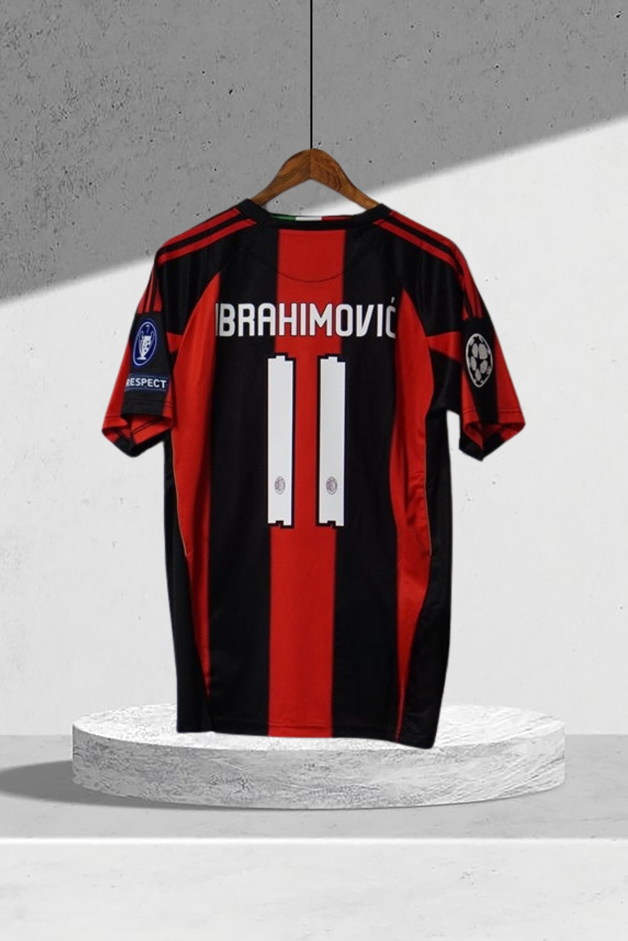 AC Milan 2010–2011 Hjemmedrakt