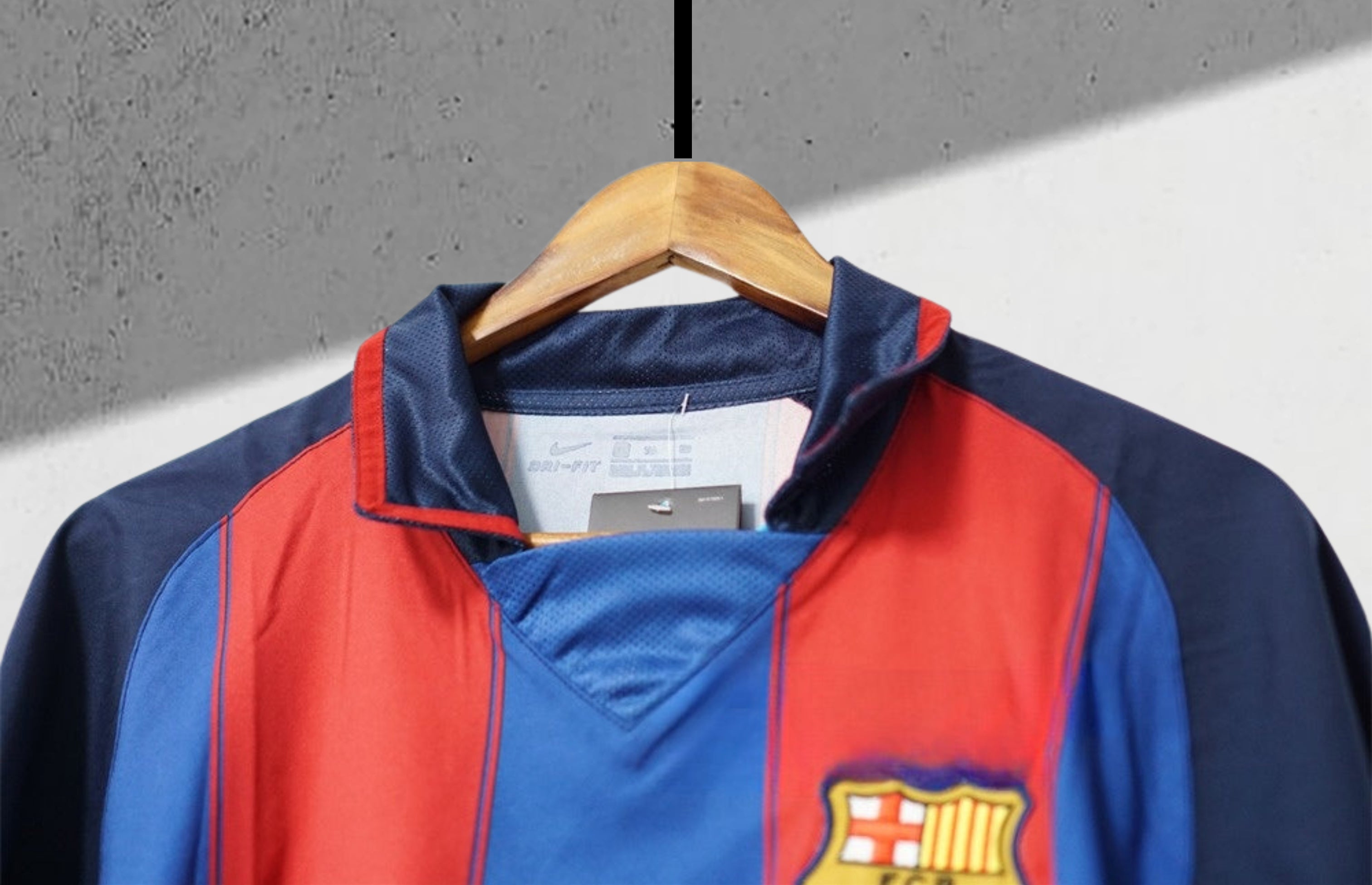 Barcelona 2003–2004 Hjemmedrakt