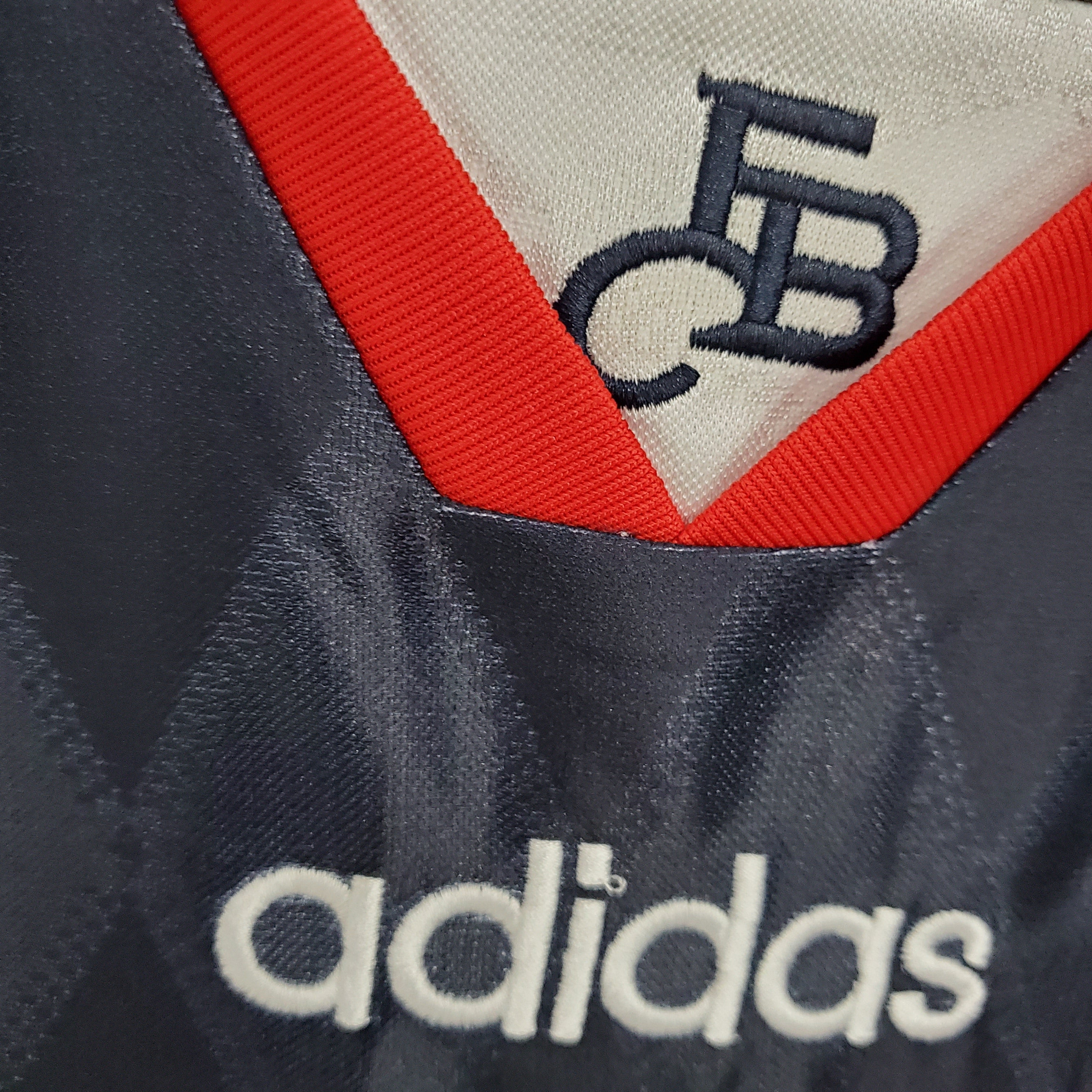 Bayern München 1998–1999 Hjemmedrakt