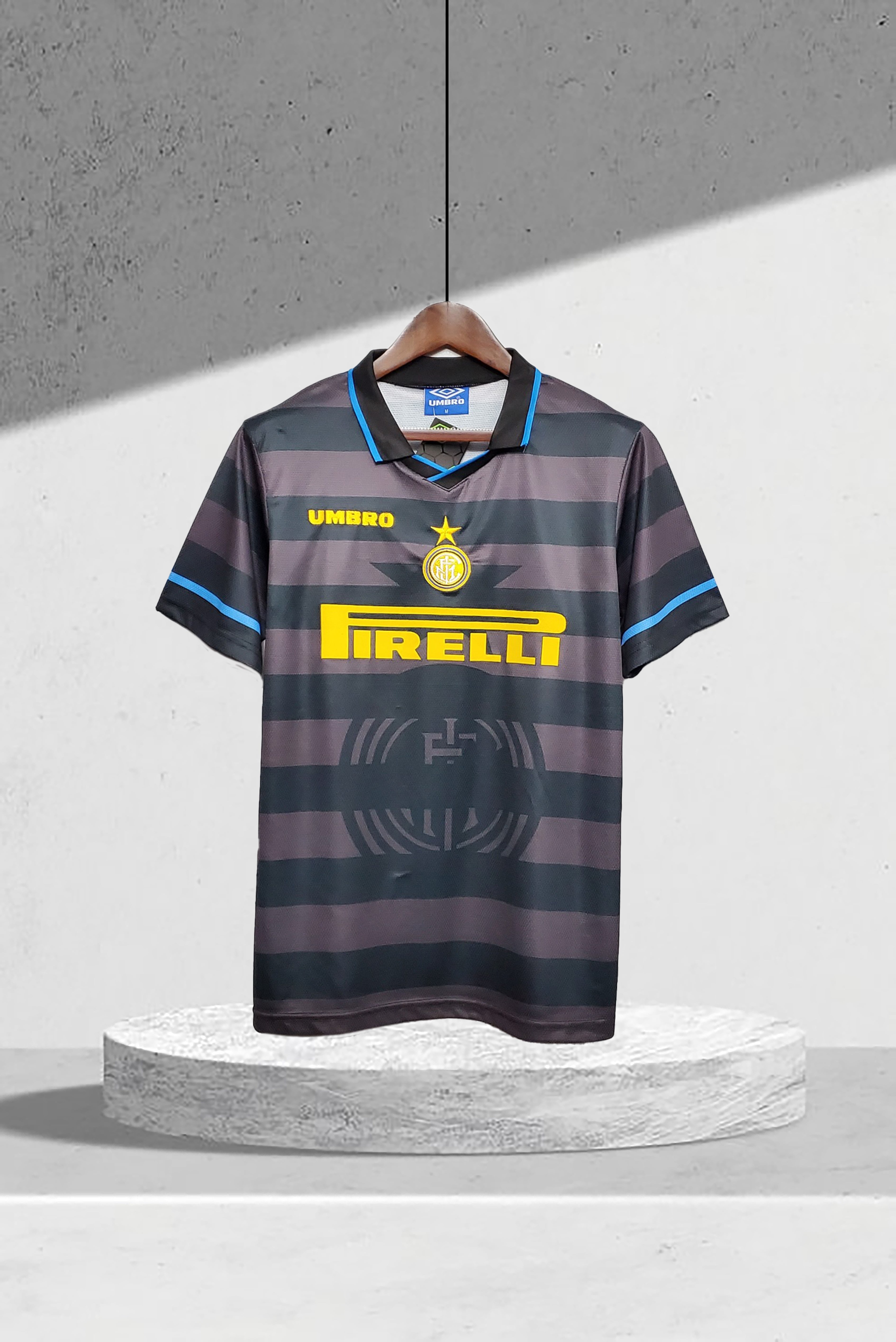 Inter Milan 1997–1998 Hjemmedrakt