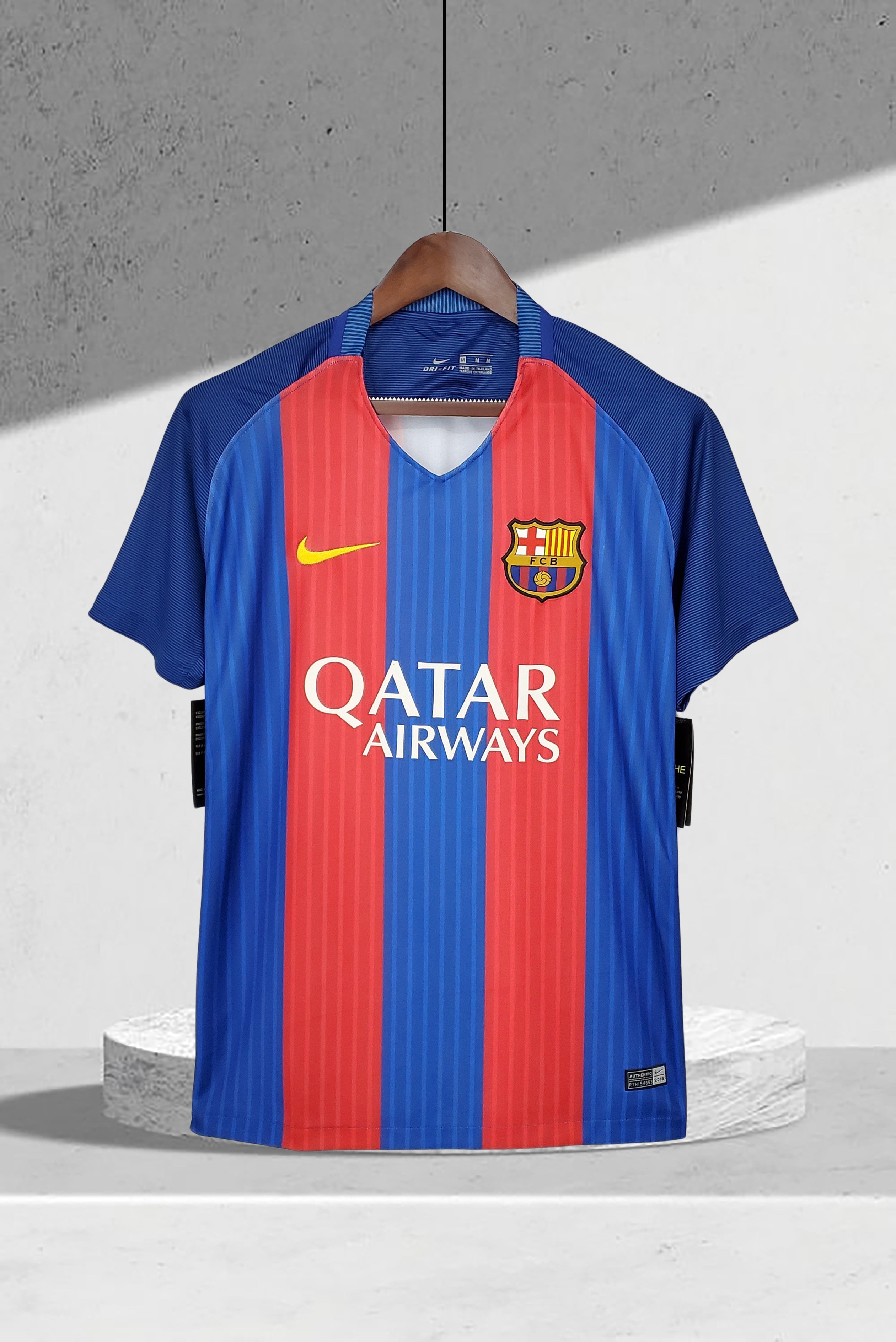 Barcelona 2016–2017 Hjemmedrakt