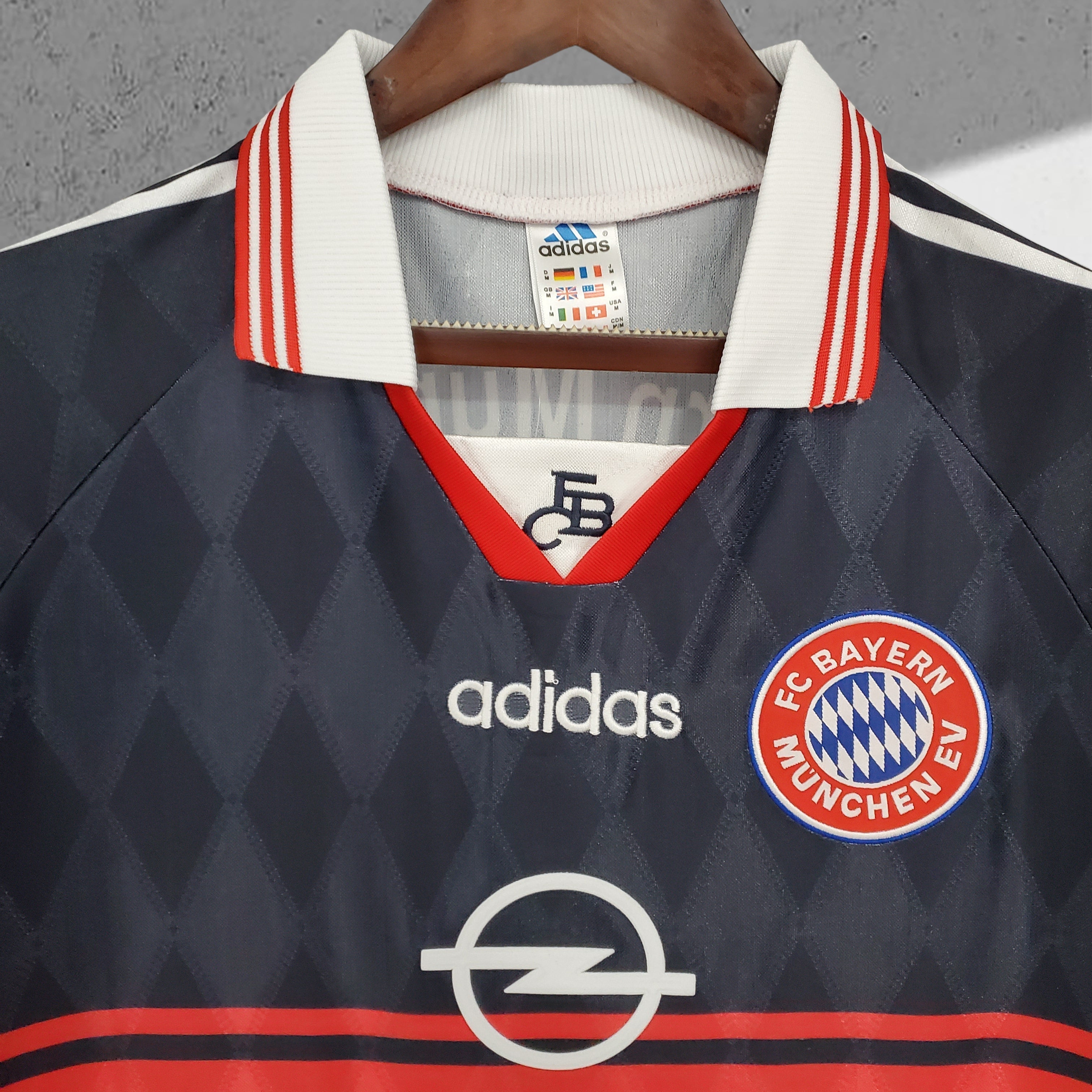 Bayern München 1998–1999 Hjemmedrakt